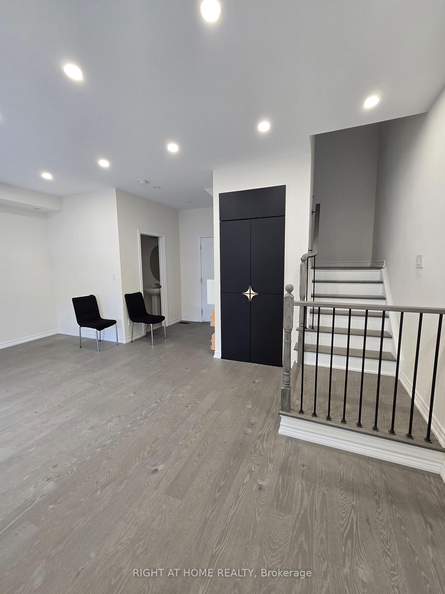 Photo 3 of 14 Concetta Conte Avenue, Markham, Victoria Square — HOMEH