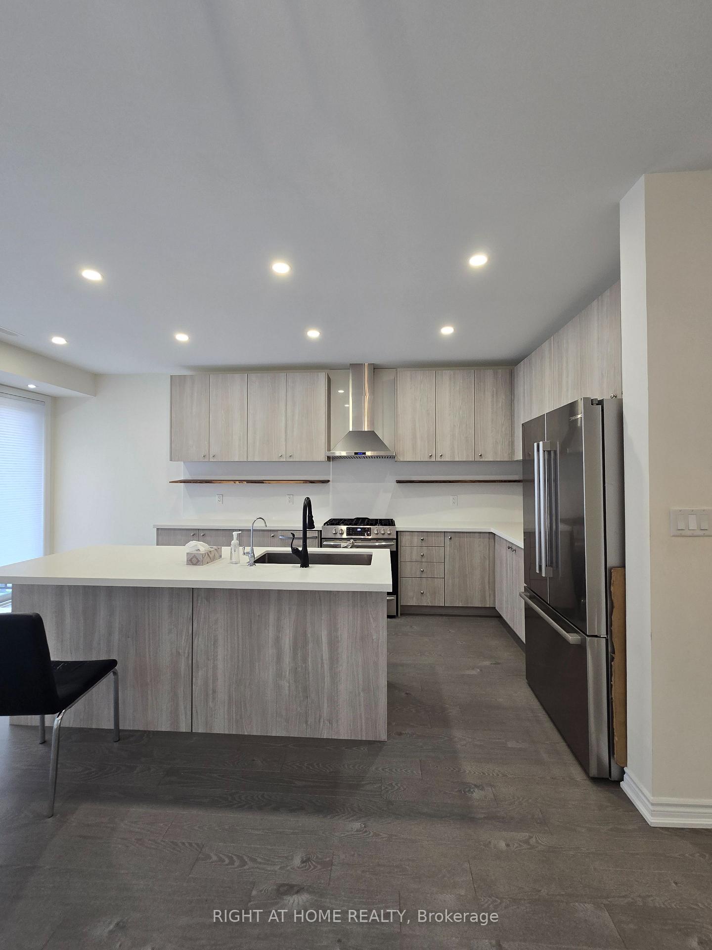 Photo 6 of 14 Concetta Conte Avenue, Markham, Victoria Square — HOMEH