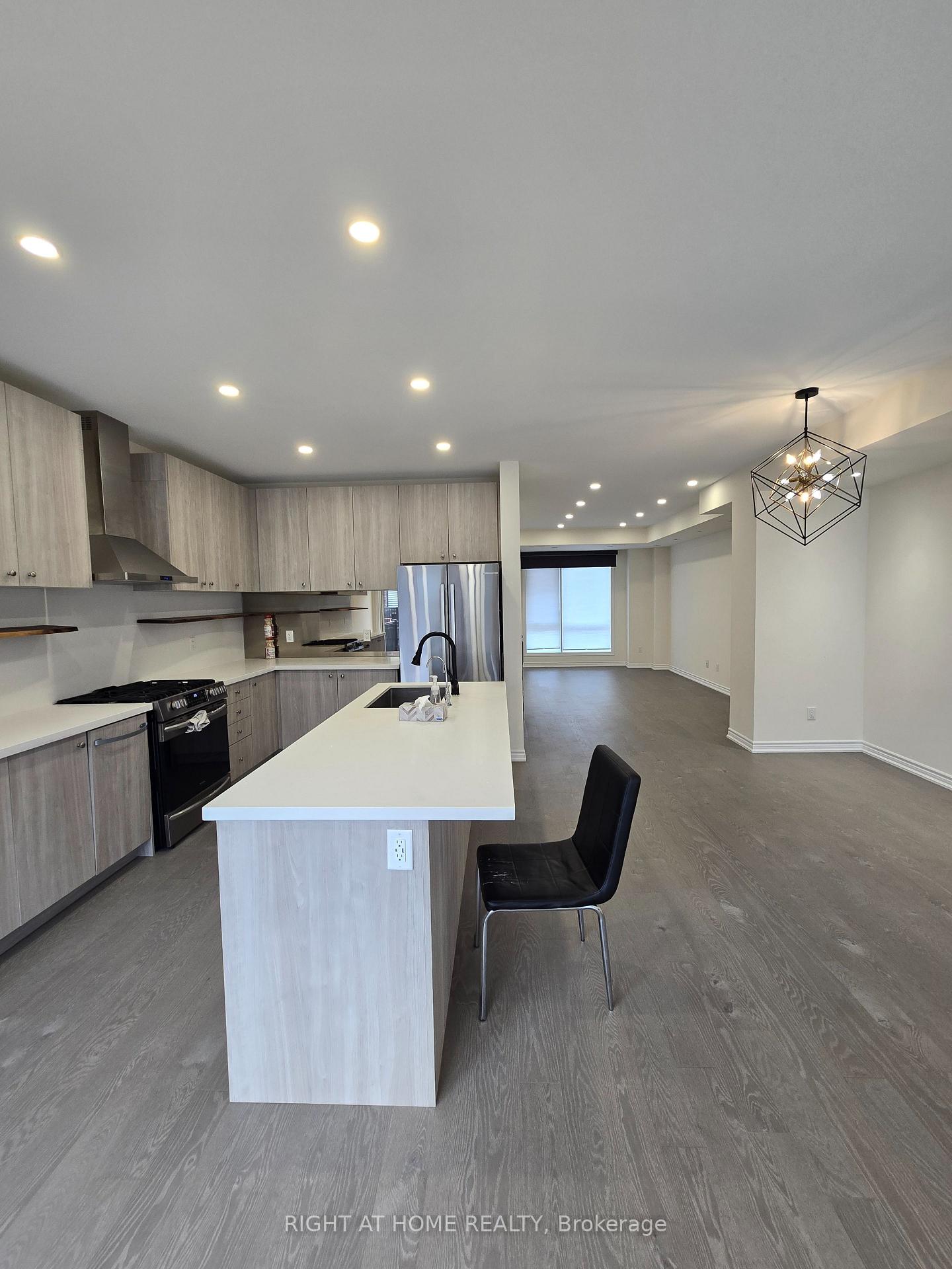 Photo 8 of 14 Concetta Conte Avenue, Markham, Victoria Square — HOMEH