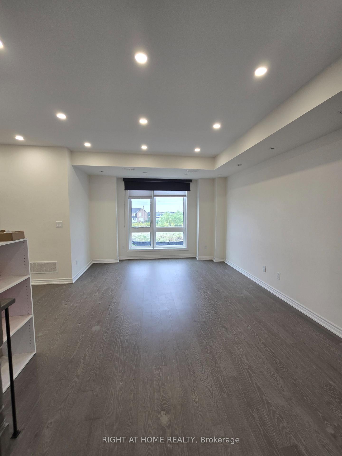 Photo 11 of 14 Concetta Conte Avenue, Markham, Victoria Square — HOMEH