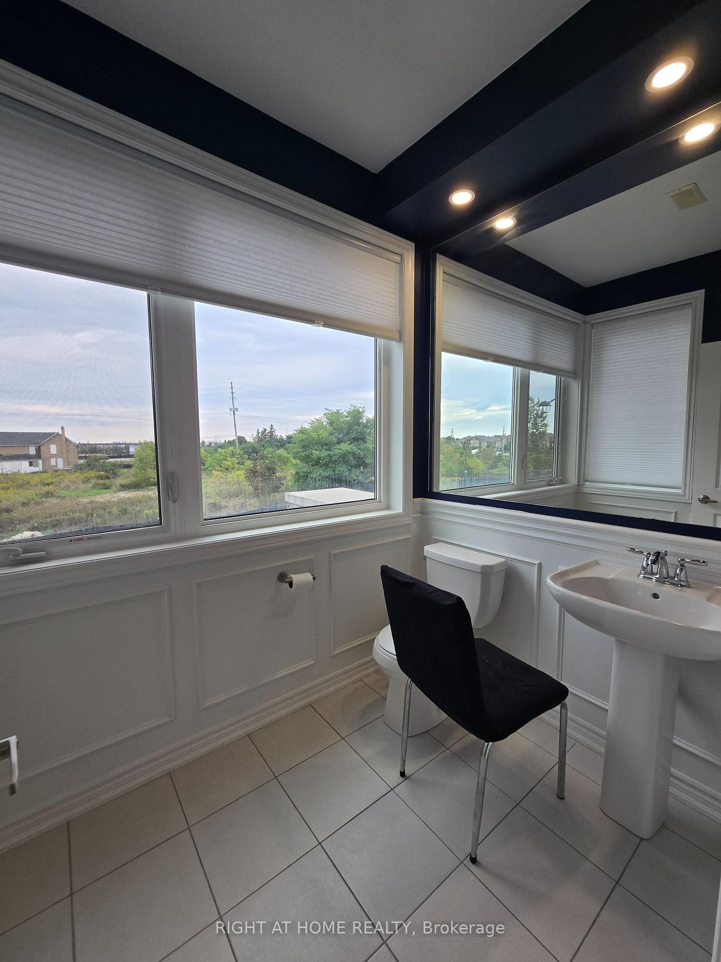Photo 13 of 14 Concetta Conte Avenue, Markham, Victoria Square — HOMEH
