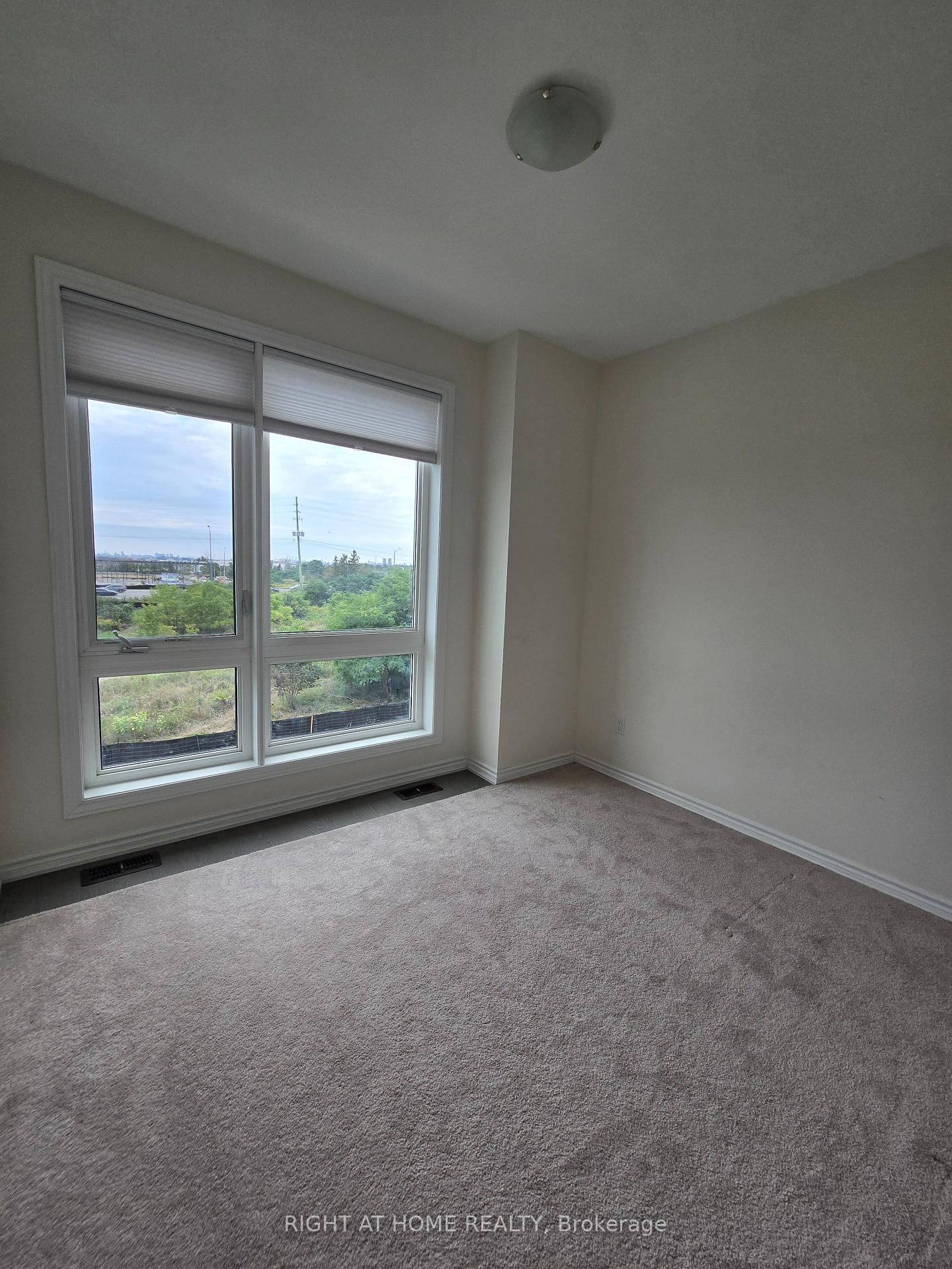 Photo 18 of 14 Concetta Conte Avenue, Markham, Victoria Square — HOMEH