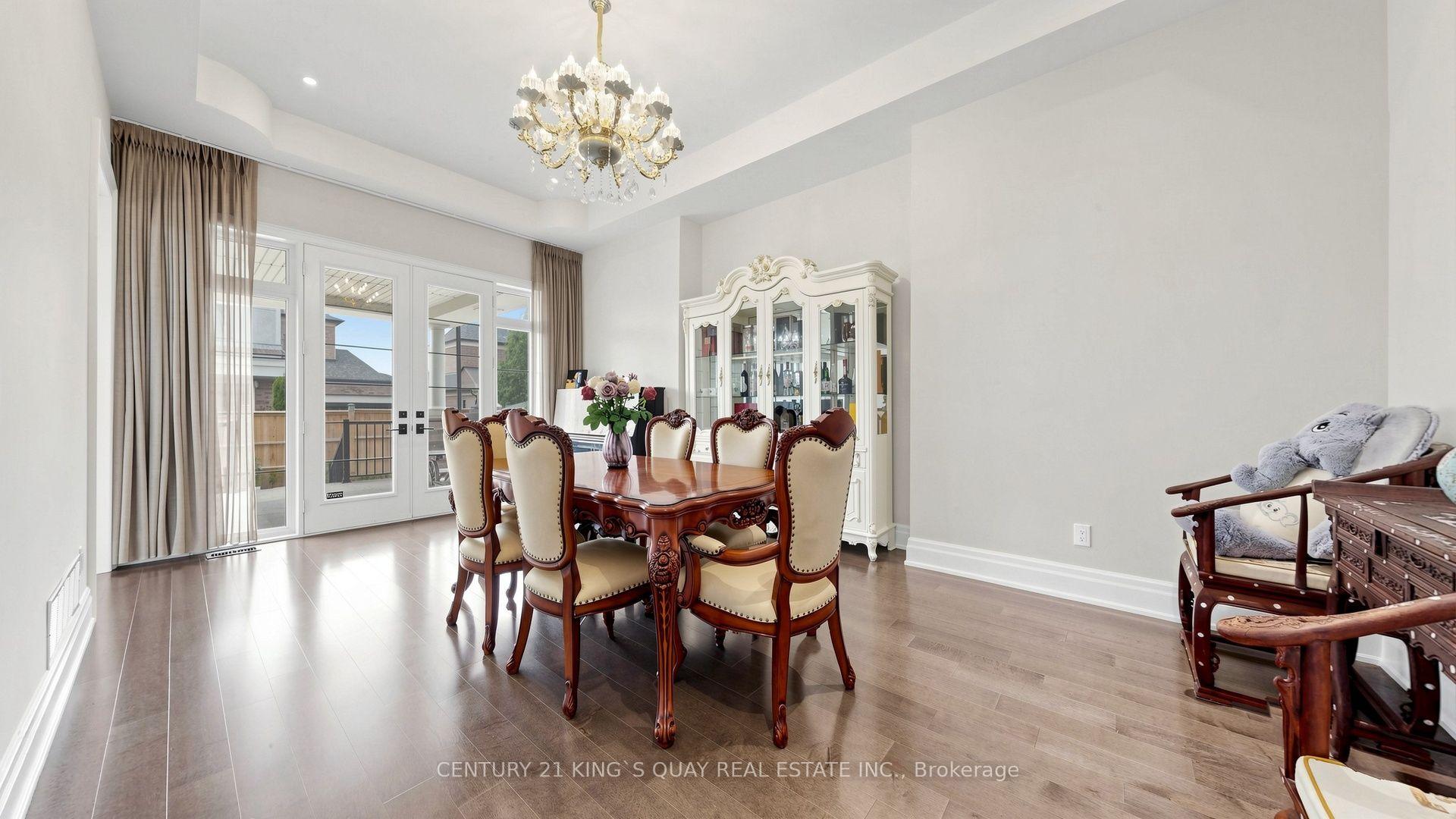 Photo 7 of 3 Sir Henry Court, King, King City — HOMEH
