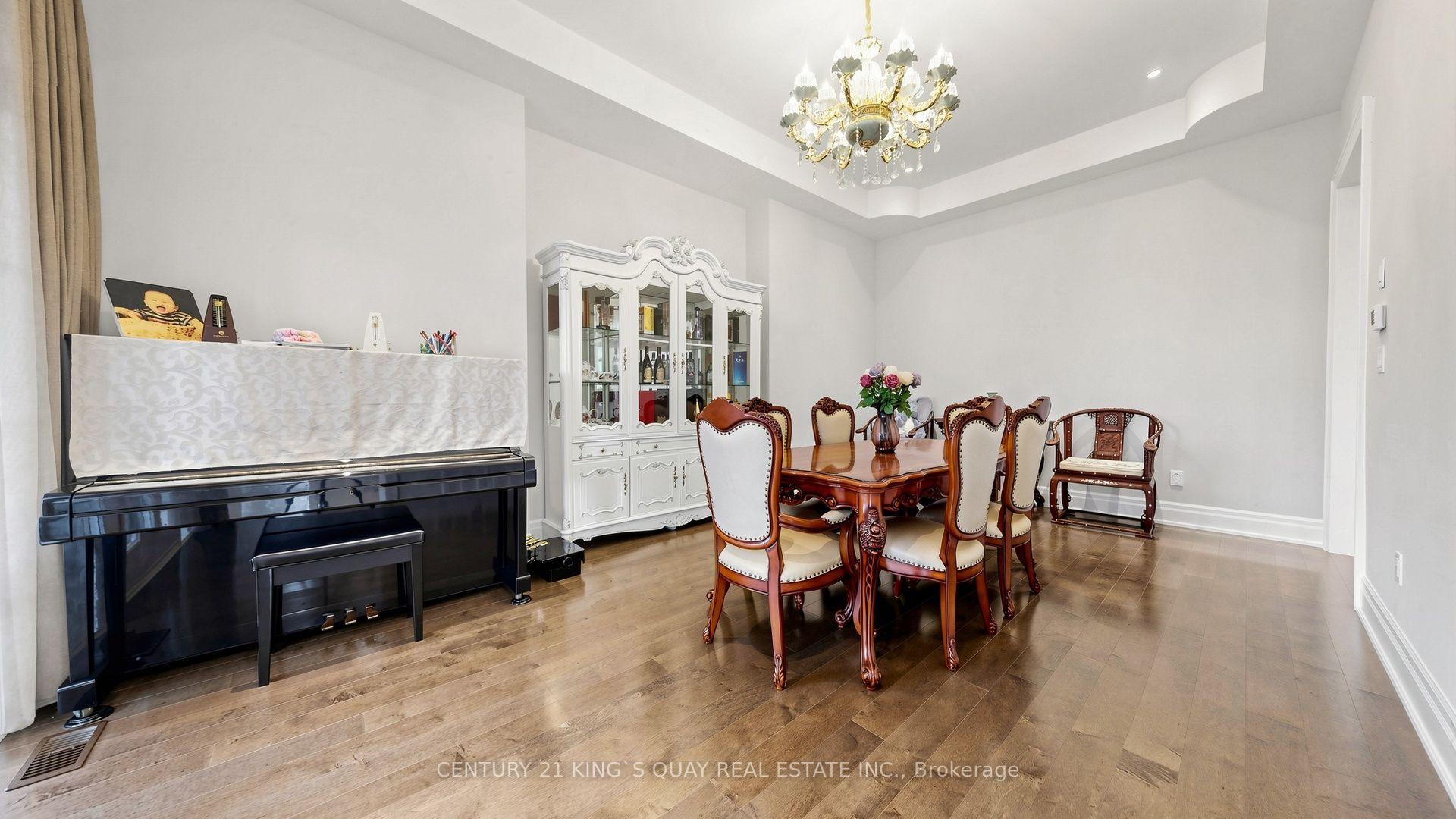 Photo 8 of 3 Sir Henry Court, King, King City — HOMEH