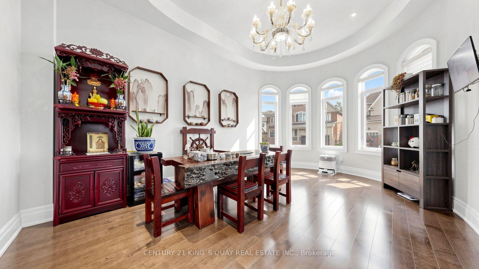 Photo 11 of 3 Sir Henry Court, King, King City — HOMEH
