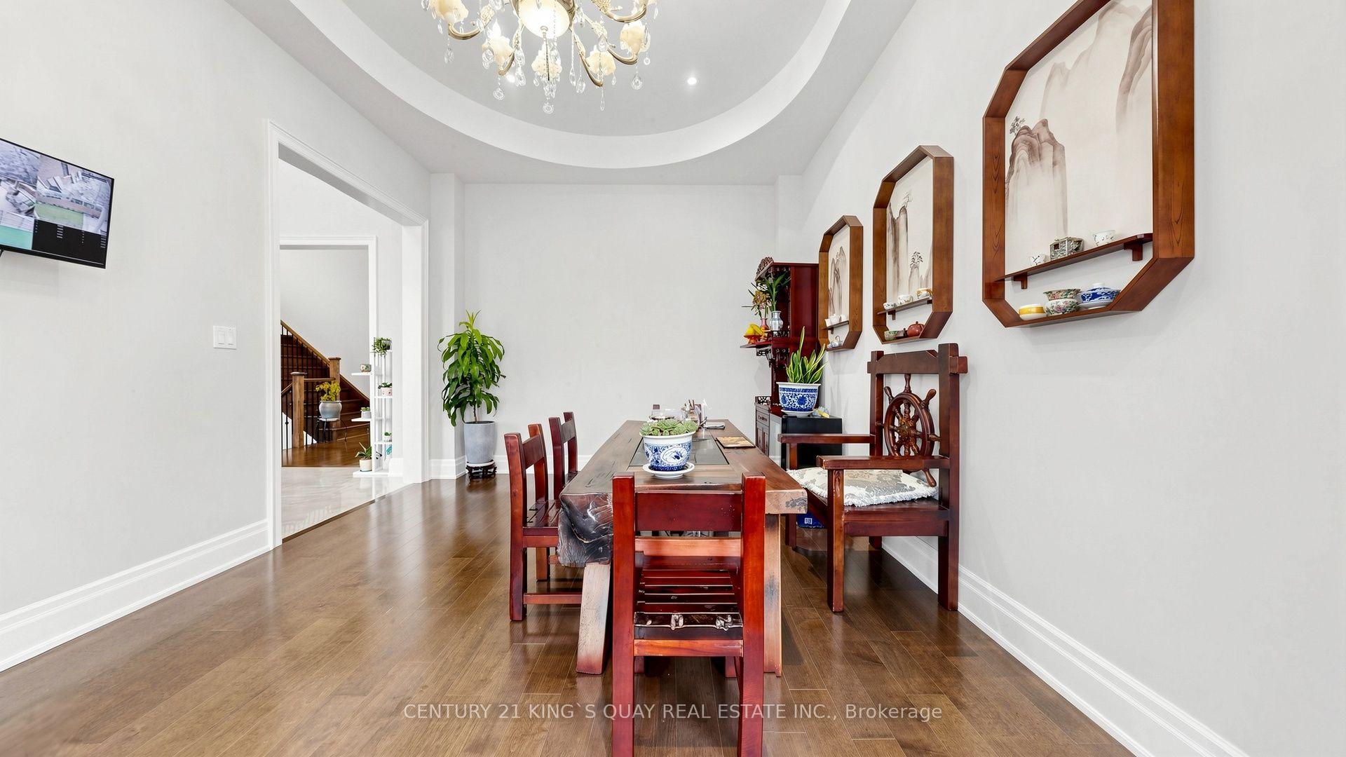 Photo 12 of 3 Sir Henry Court, King, King City — HOMEH