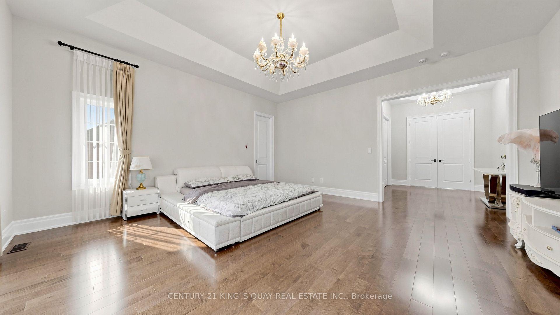 Photo 21 of 3 Sir Henry Court, King, King City — HOMEH