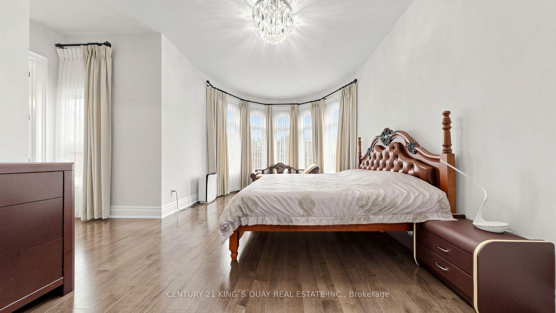 Photo 26 of 3 Sir Henry Court, King, King City — HOMEH
