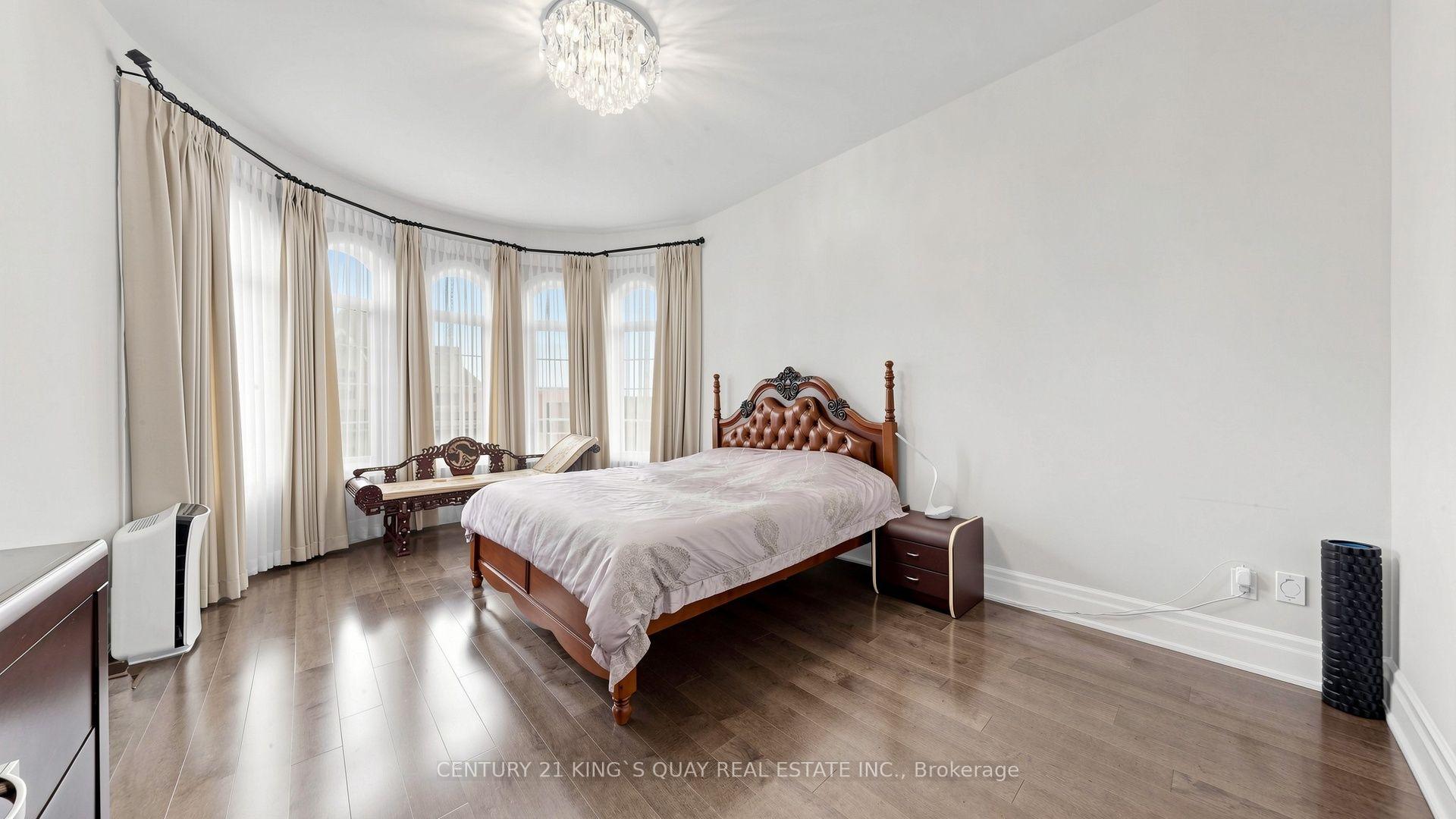 Photo 27 of 3 Sir Henry Court, King, King City — HOMEH