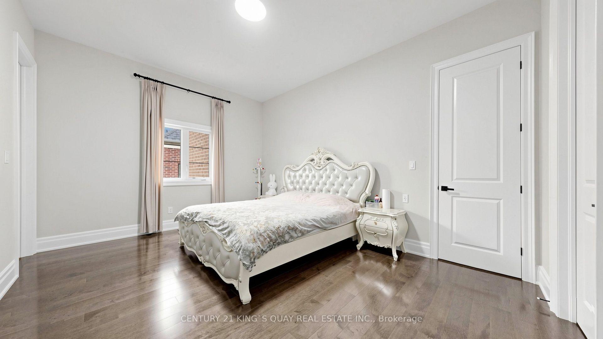 Photo 30 of 3 Sir Henry Court, King, King City — HOMEH