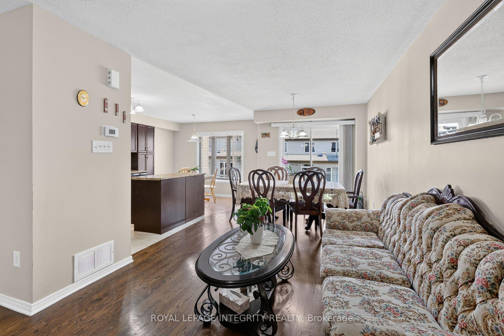 Photo 11 of 343 Rolling Meadow Crescent, Ottawa, Mer Bleue/Bradley Estates/Anderson Park — HOMEH