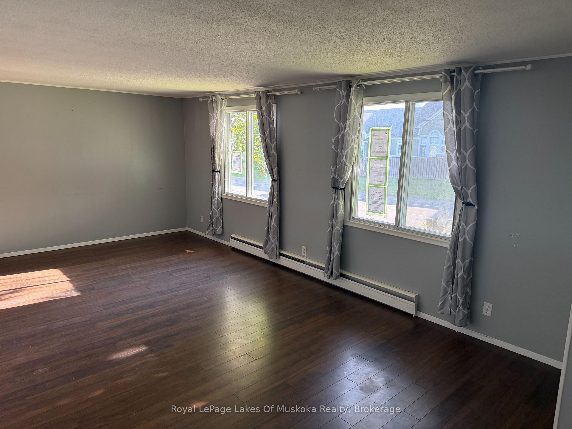 Photo 10 of 3 Wellington Street, Bracebridge — HOMEH