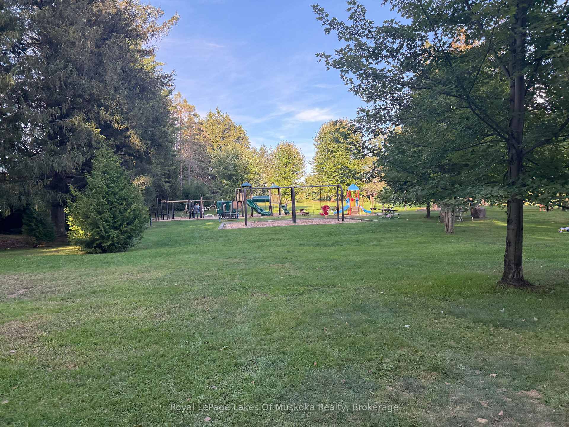 Photo 42 of 3 Wellington Street, Bracebridge — HOMEH