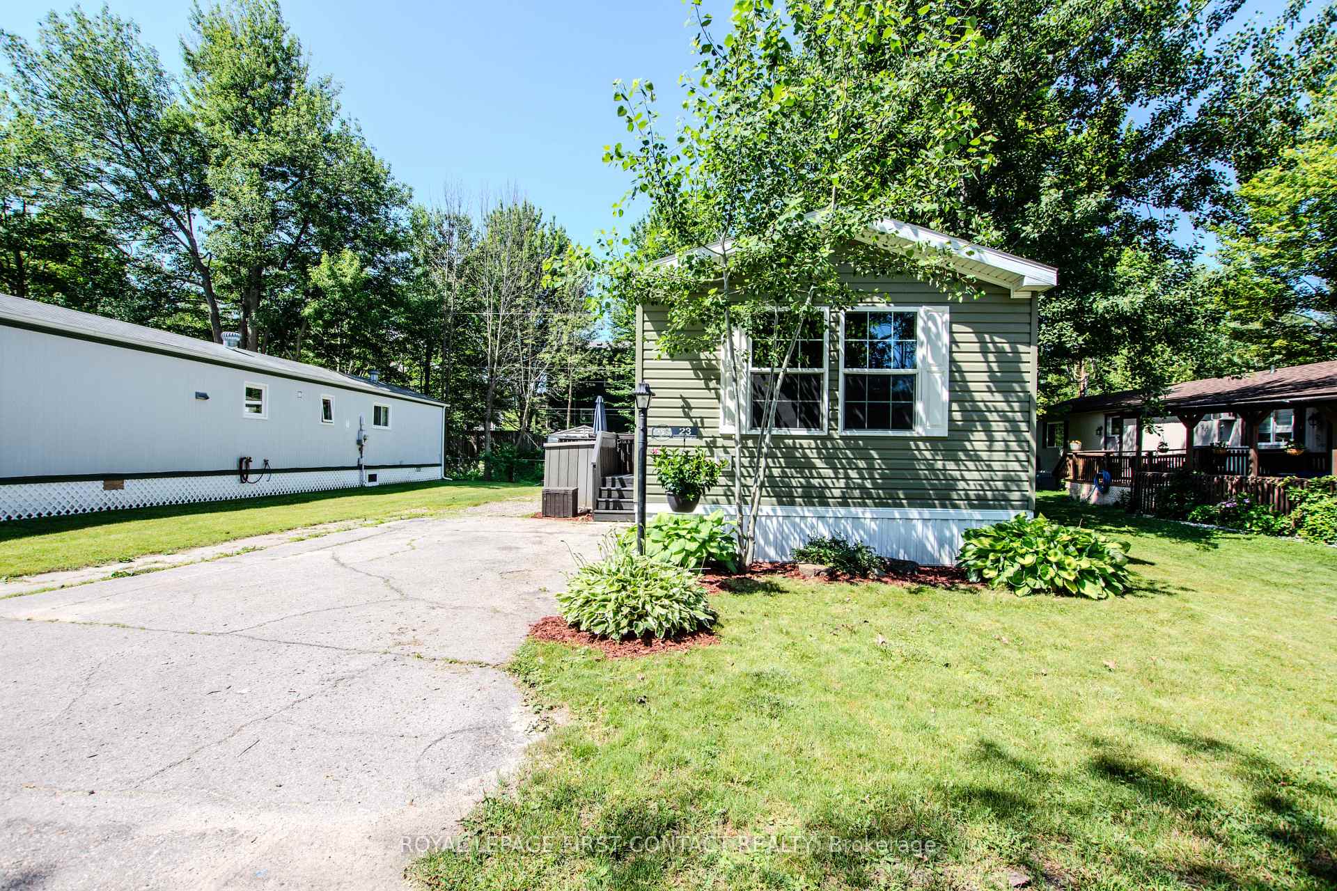 Photo 3 of 23 Georgian Glen Drive, Wasaga Beach — HOMEH