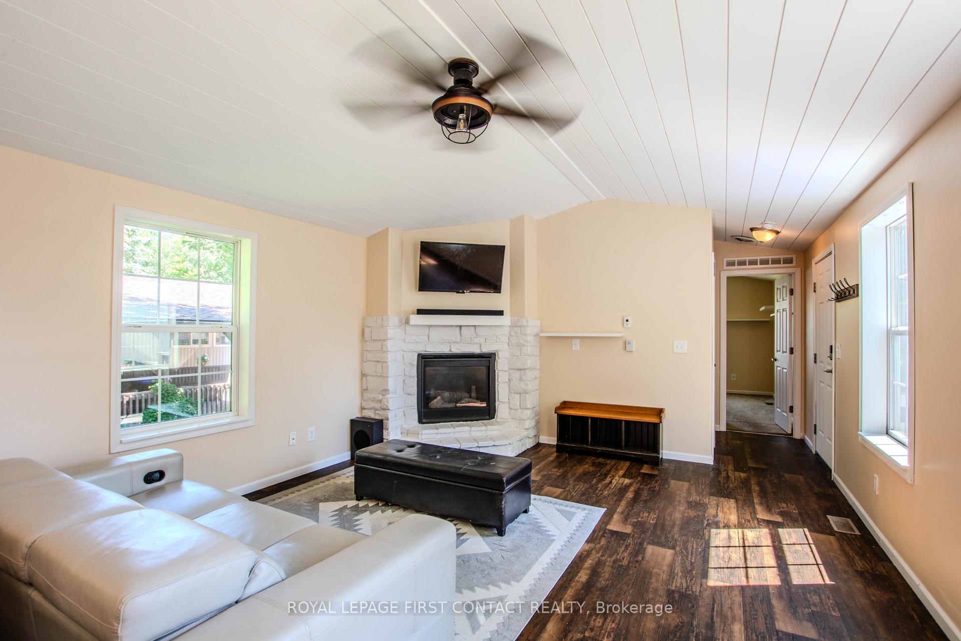 Photo 5 of 23 Georgian Glen Drive, Wasaga Beach — HOMEH