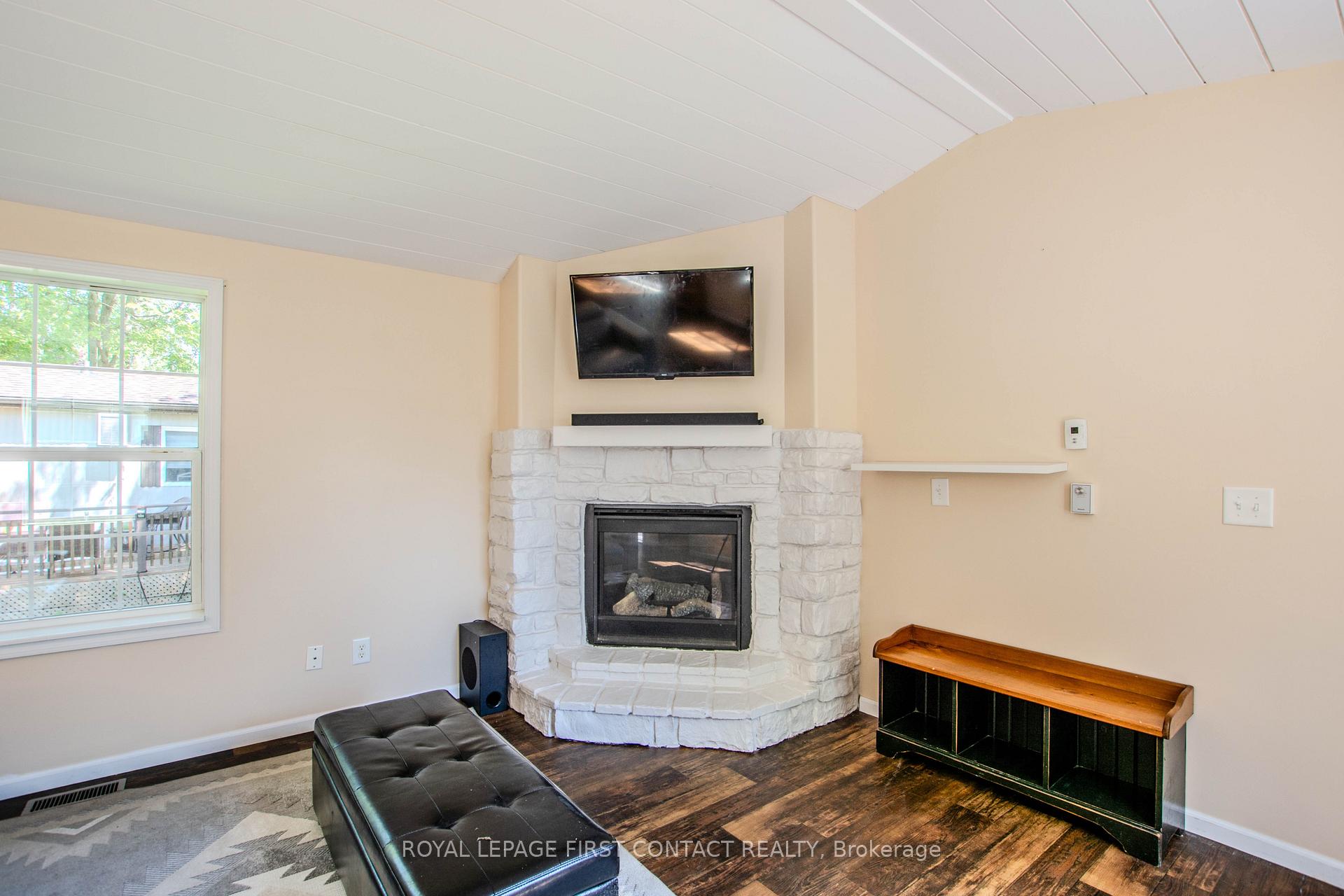 Photo 6 of 23 Georgian Glen Drive, Wasaga Beach — HOMEH
