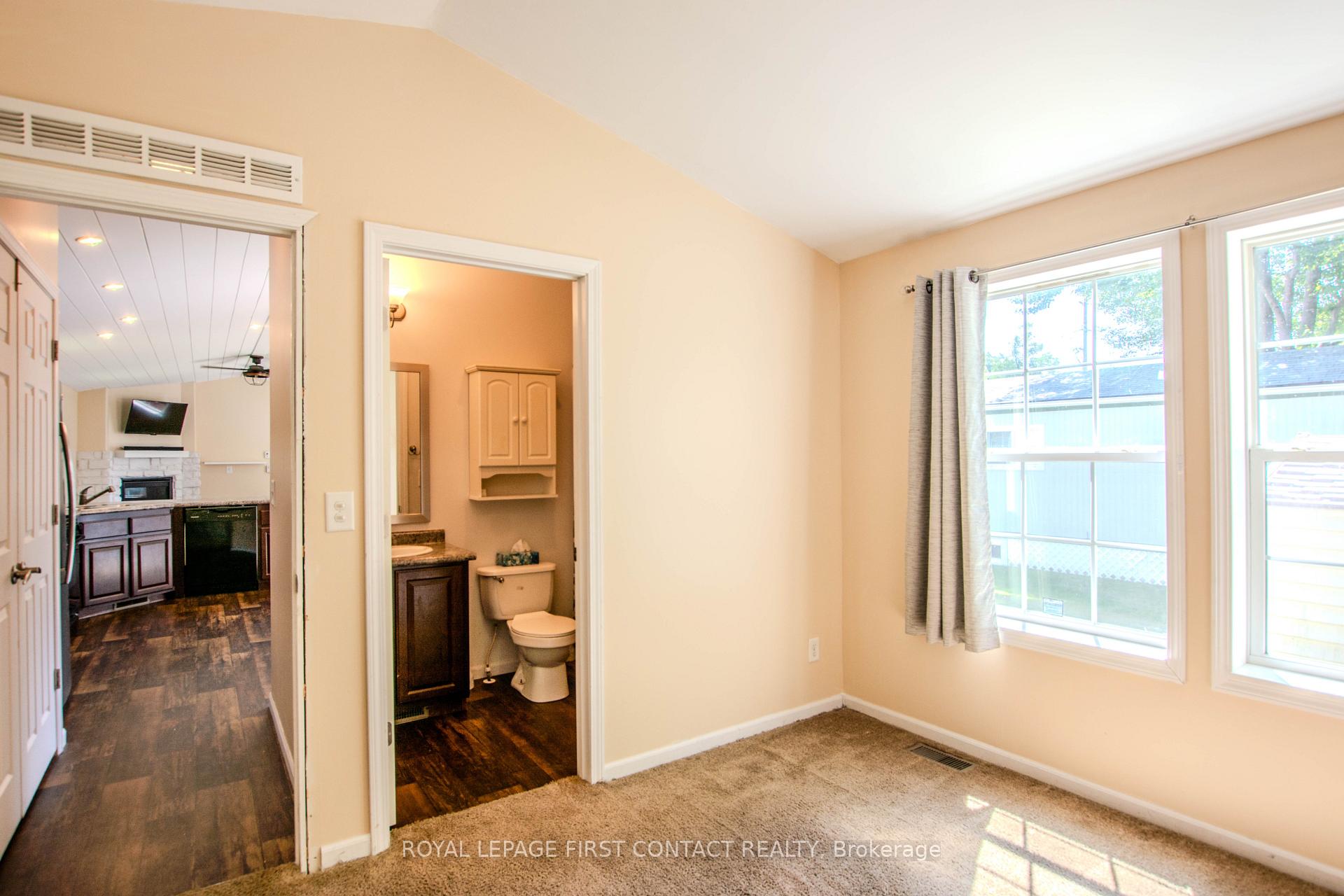 Photo 14 of 23 Georgian Glen Drive, Wasaga Beach — HOMEH