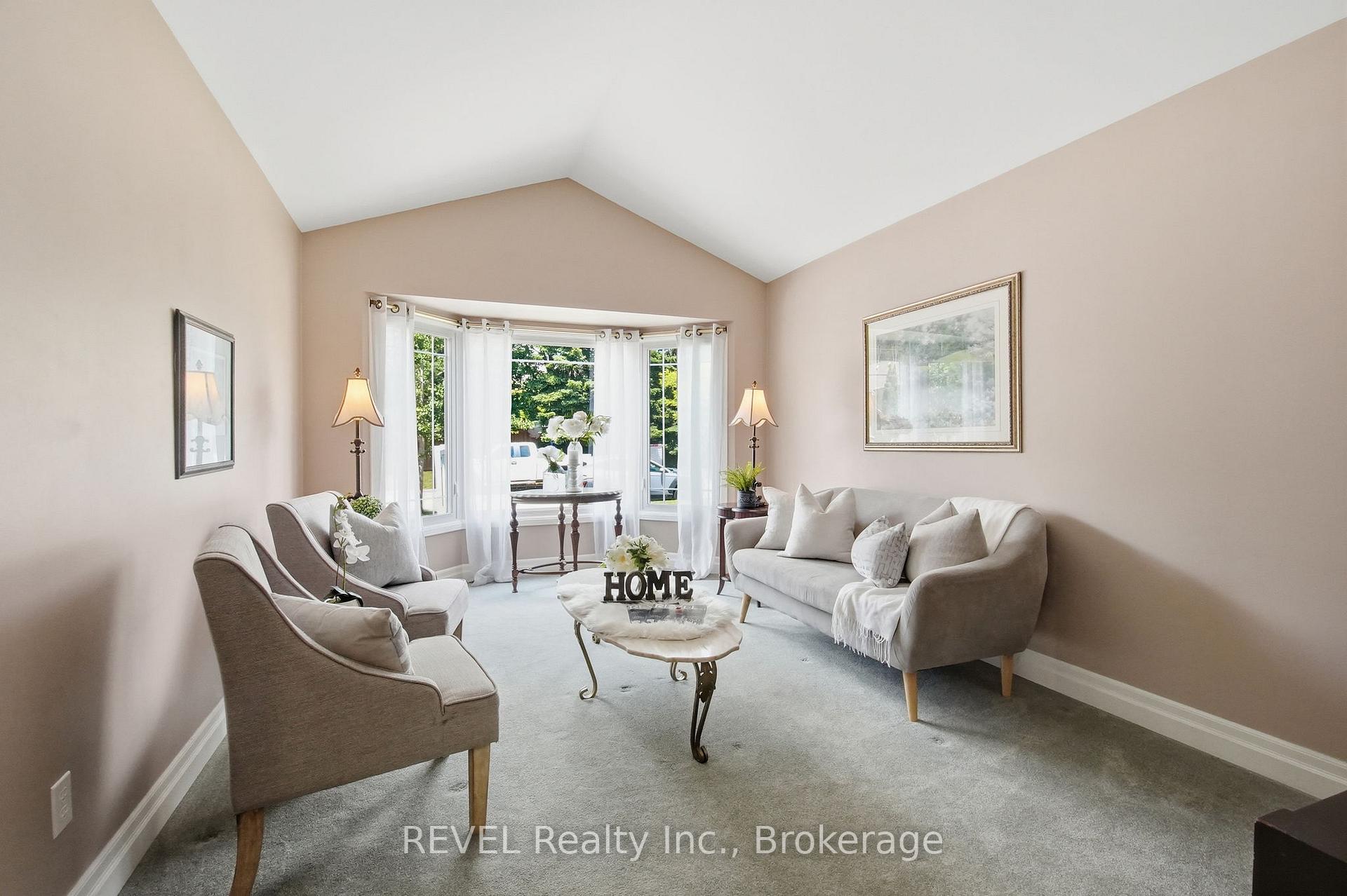 Photo 5 of 29 Stratton Crescent, Whitby, Rolling Acres — HOMEH