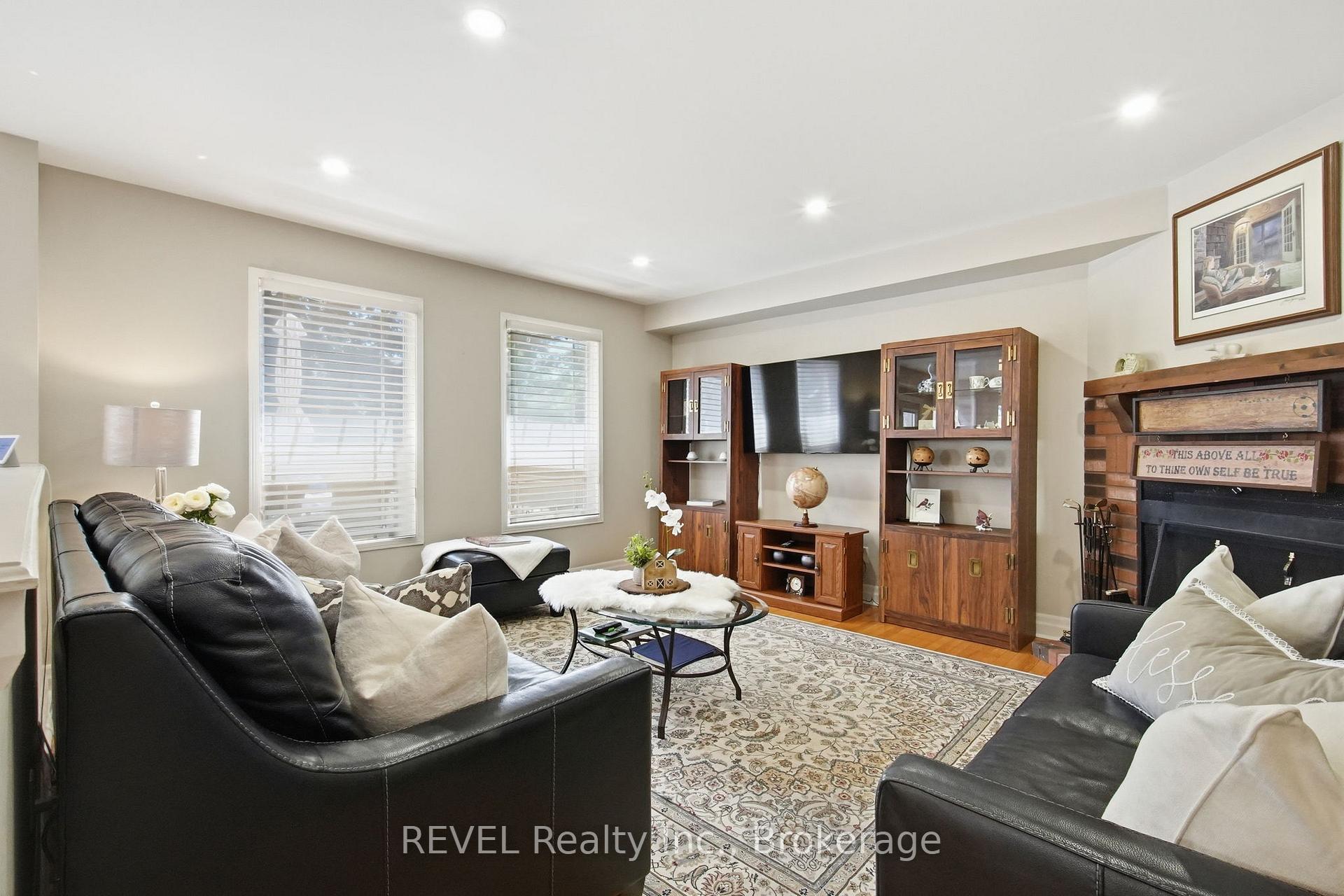Photo 10 of 29 Stratton Crescent, Whitby, Rolling Acres — HOMEH