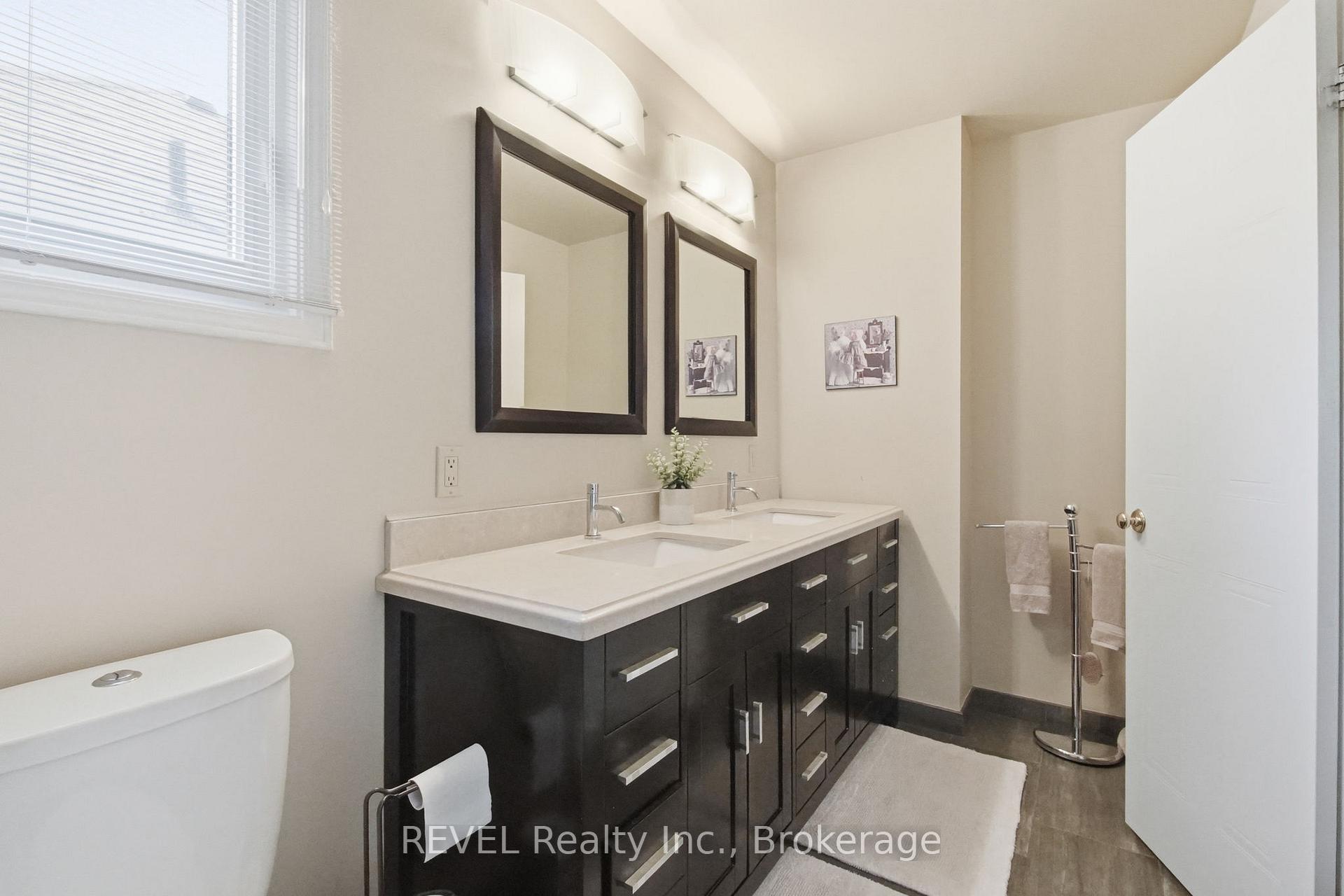 Photo 24 of 29 Stratton Crescent, Whitby, Rolling Acres — HOMEH