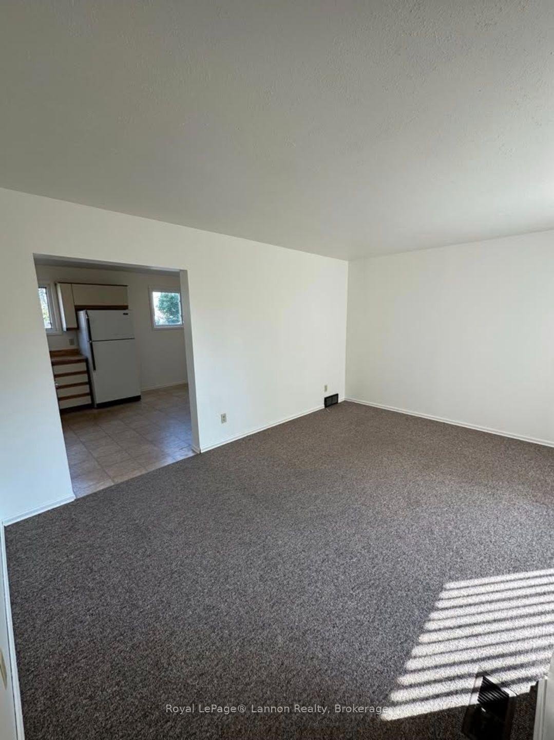 Photo 3 of 402 James Street N, Thunder Bay, Northwood Park — HOMEH