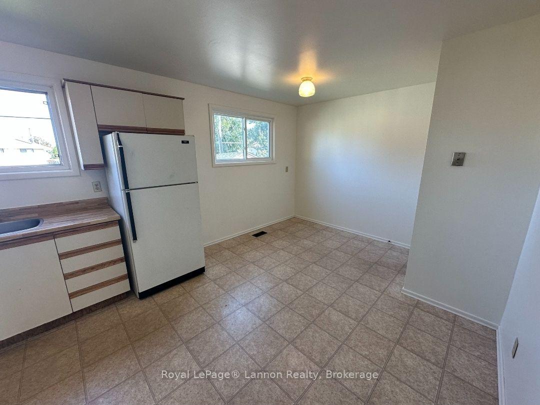 Photo 4 of 402 James Street N, Thunder Bay, Northwood Park — HOMEH