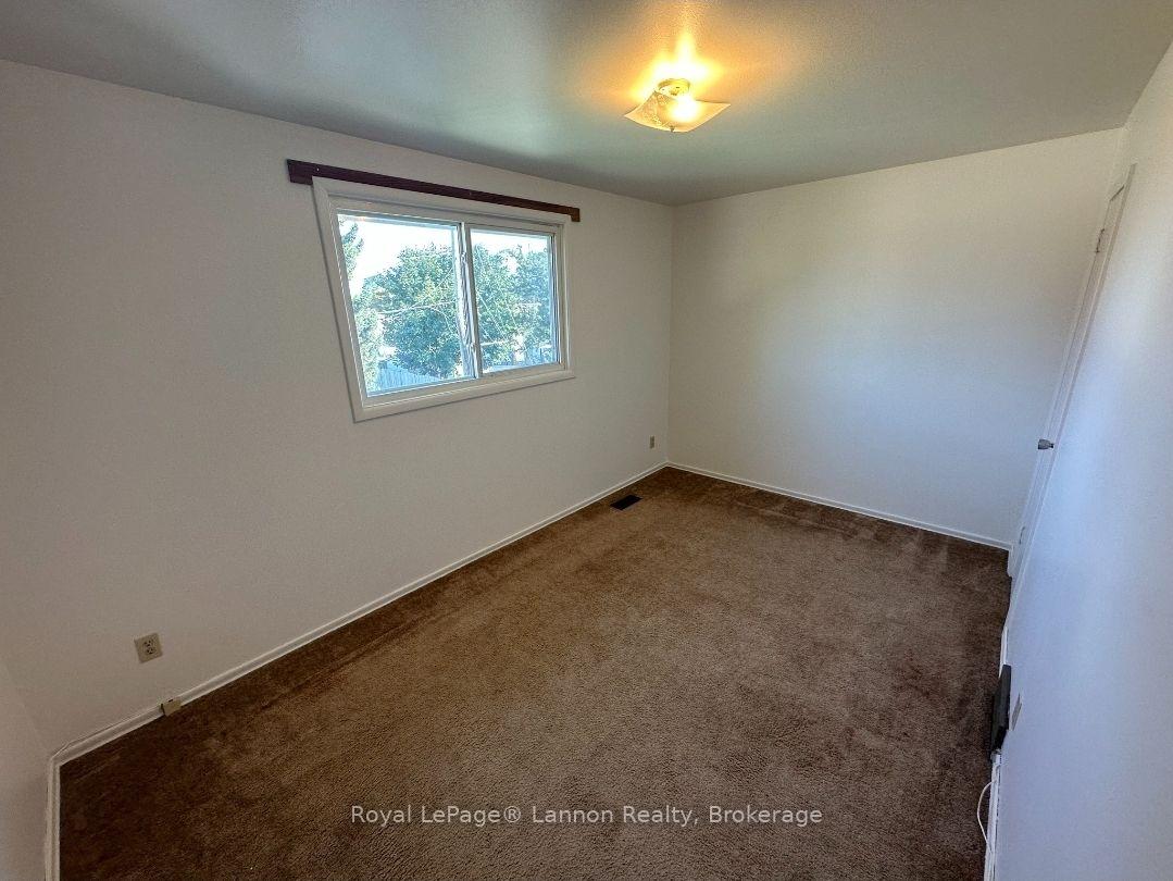 Photo 7 of 402 James Street N, Thunder Bay, Northwood Park — HOMEH