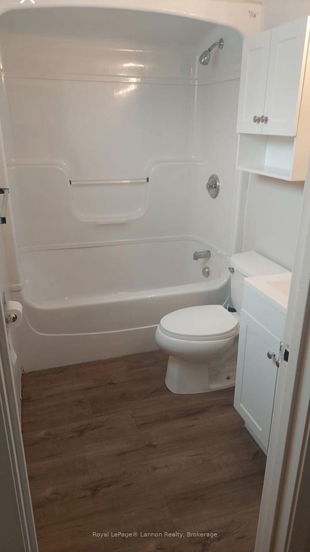 Photo 10 of 402 James Street N, Thunder Bay, Northwood Park — HOMEH