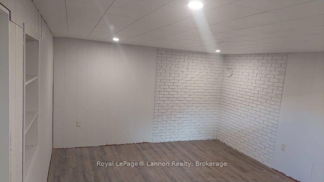 Photo 12 of 402 James Street N, Thunder Bay, Northwood Park — HOMEH
