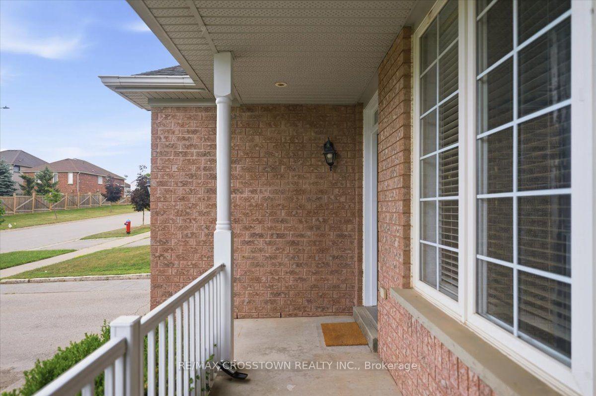 Photo 3 of 12 Dr. Jones, King, Schomberg — HOMEH