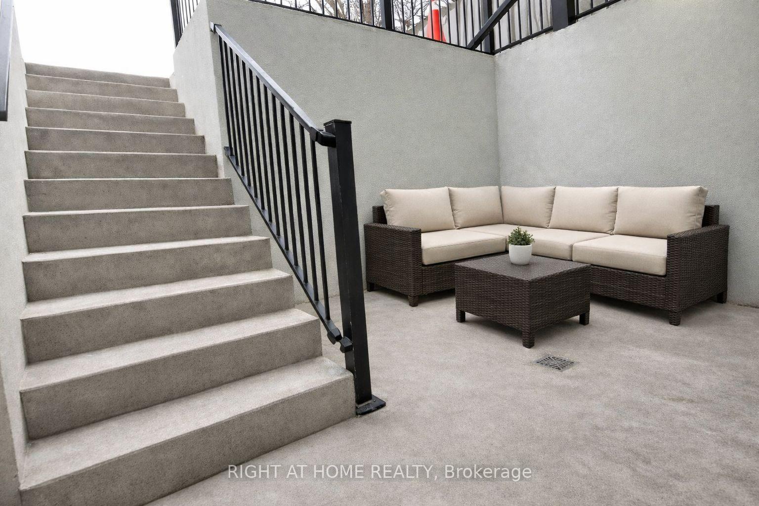 Photo 3 of Unit Unit # 1, 674 Manning Avenue, Toronto, The Annex — HOMEH