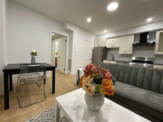 Photo 6 of Unit Unit # 1, 674 Manning Avenue, Toronto, The Annex — HOMEH