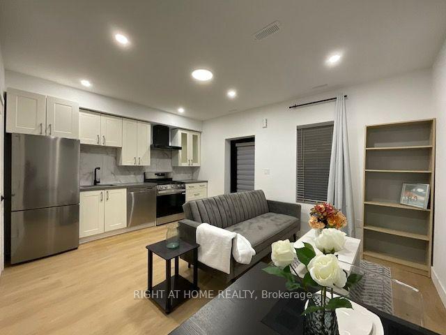 Photo 8 of Unit Unit # 1, 674 Manning Avenue, Toronto, The Annex — HOMEH