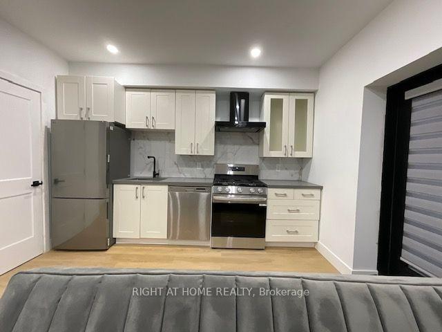 Photo 11 of Unit Unit # 1, 674 Manning Avenue, Toronto, The Annex — HOMEH