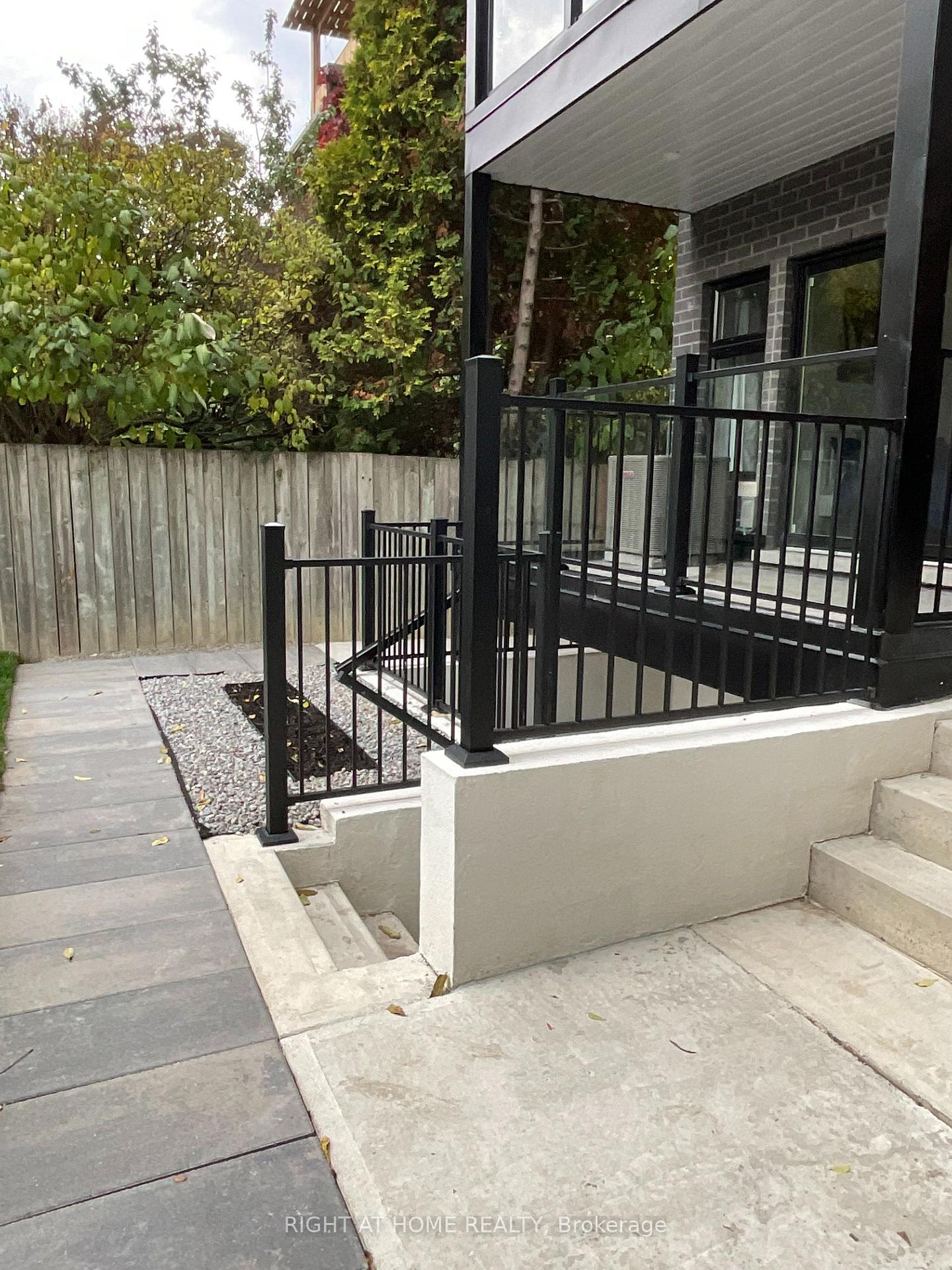 Photo 14 of Unit Unit # 1, 674 Manning Avenue, Toronto, The Annex — HOMEH