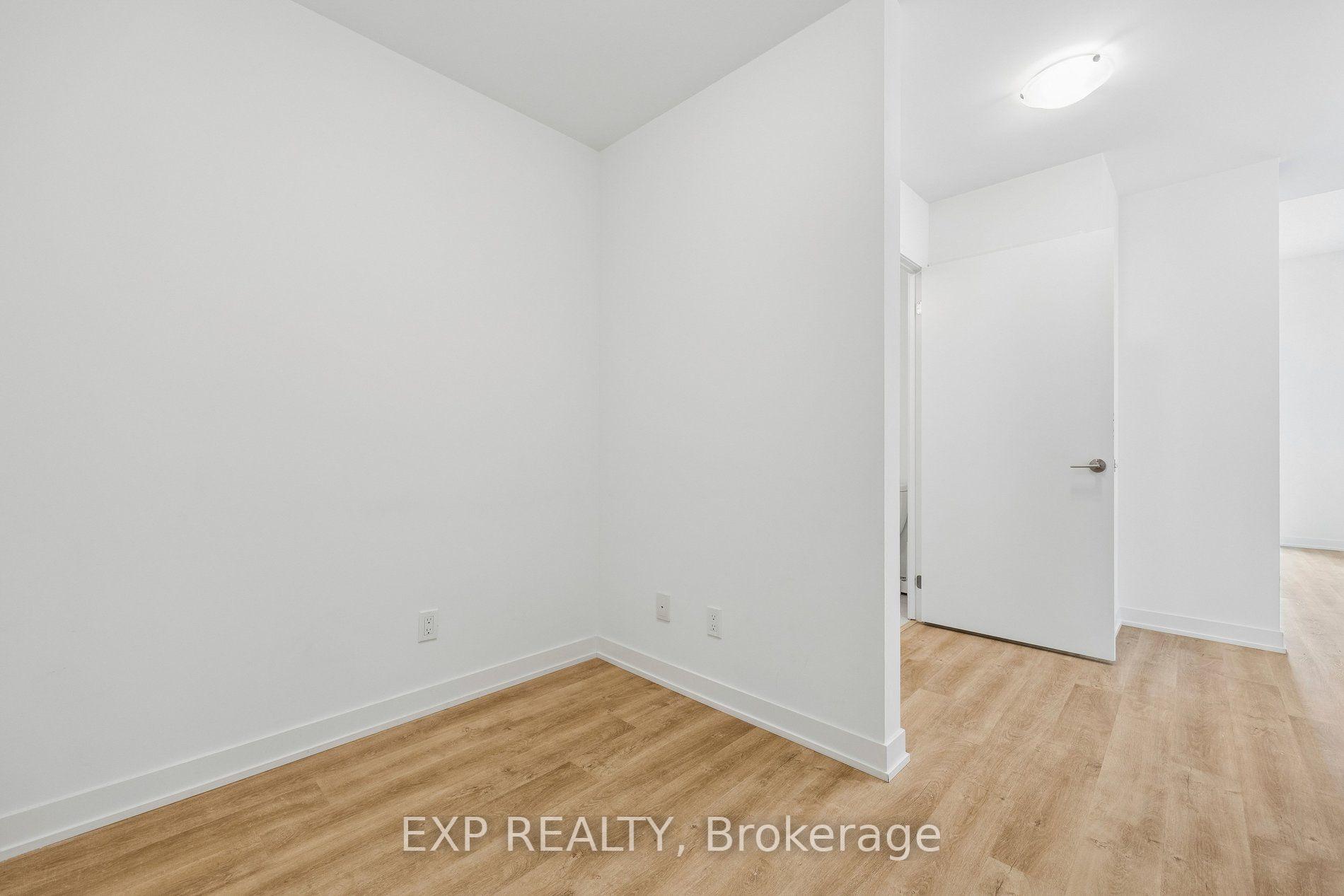 Photo 10 of 292 Verdale Crossing, Markham, Unionville — HOMEH