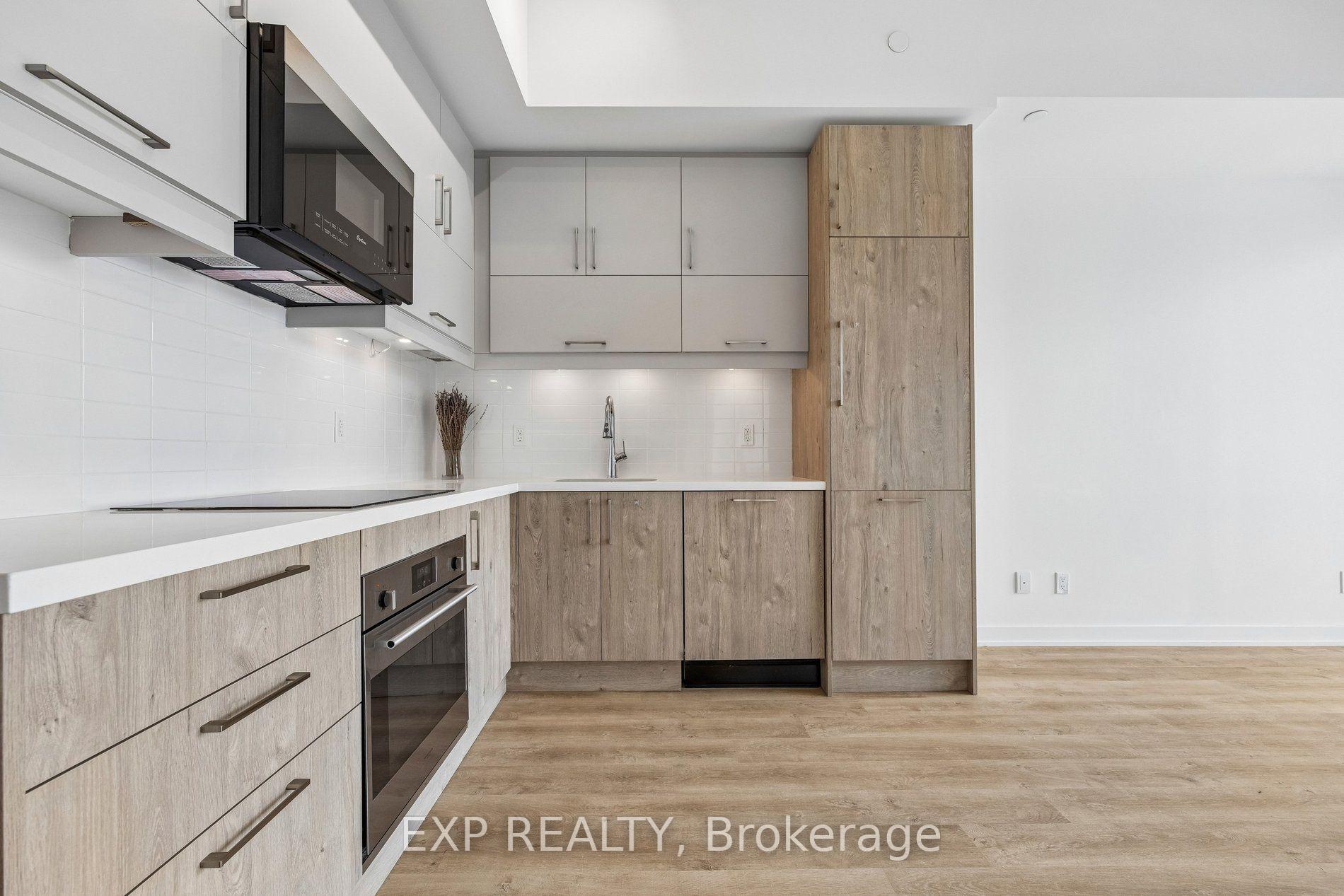 Photo 13 of 292 Verdale Crossing, Markham, Unionville — HOMEH