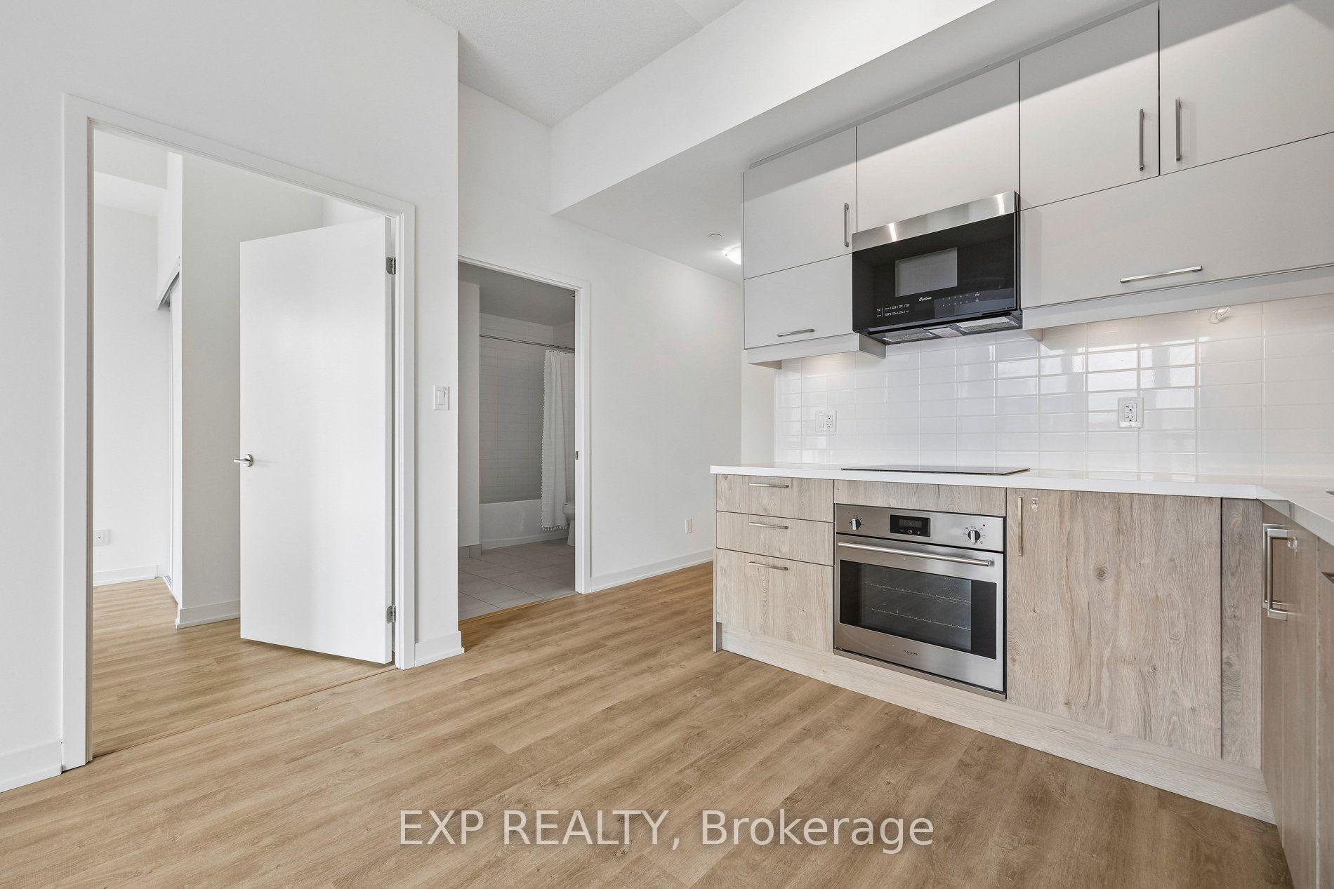Photo 15 of 292 Verdale Crossing, Markham, Unionville — HOMEH