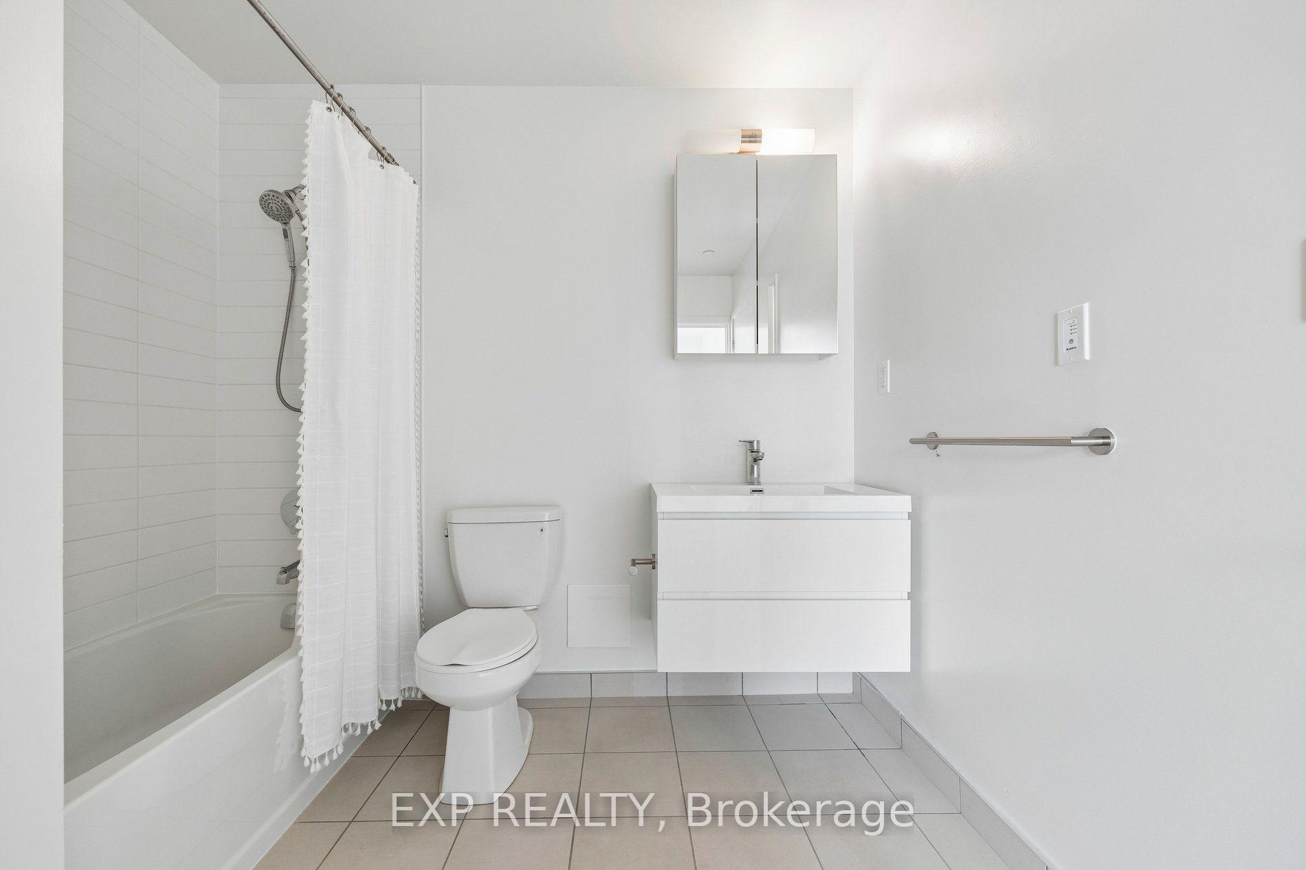 Photo 23 of 292 Verdale Crossing, Markham, Unionville — HOMEH