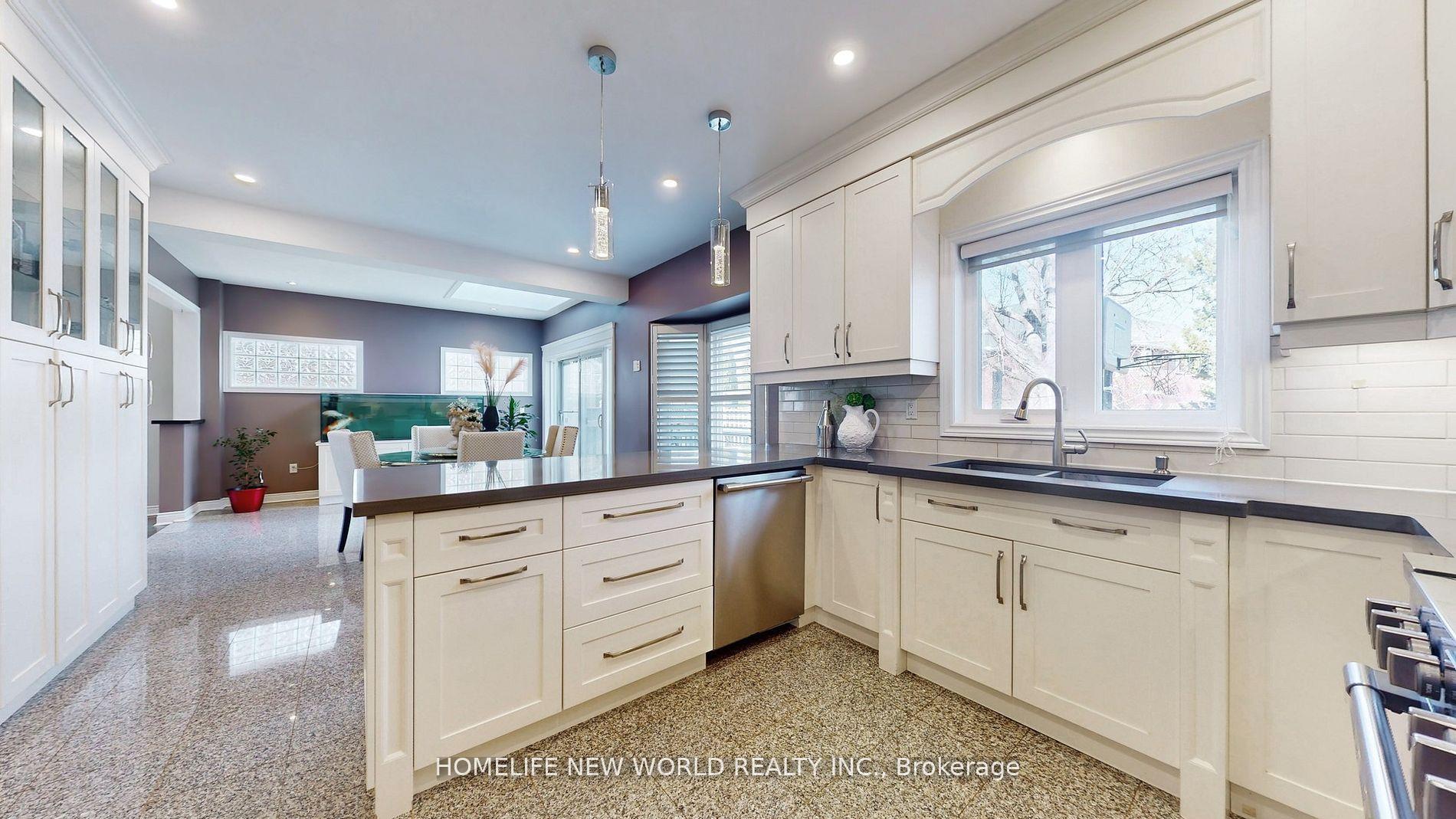 Photo 14 of 115 Golden Tulip Crescent, Markham, Cachet — HOMEH