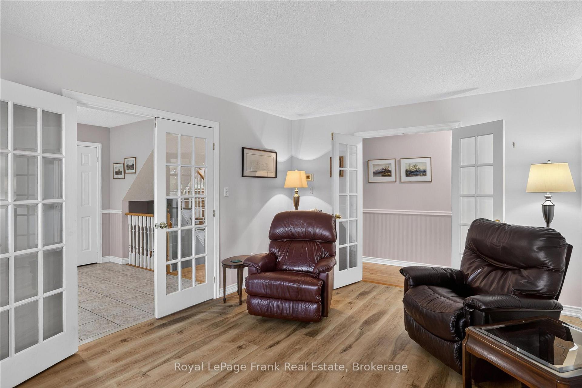 Photo 5 of 1544 Glenforest Crescent, Peterborough, Monaghan Ward 2 — HOMEH