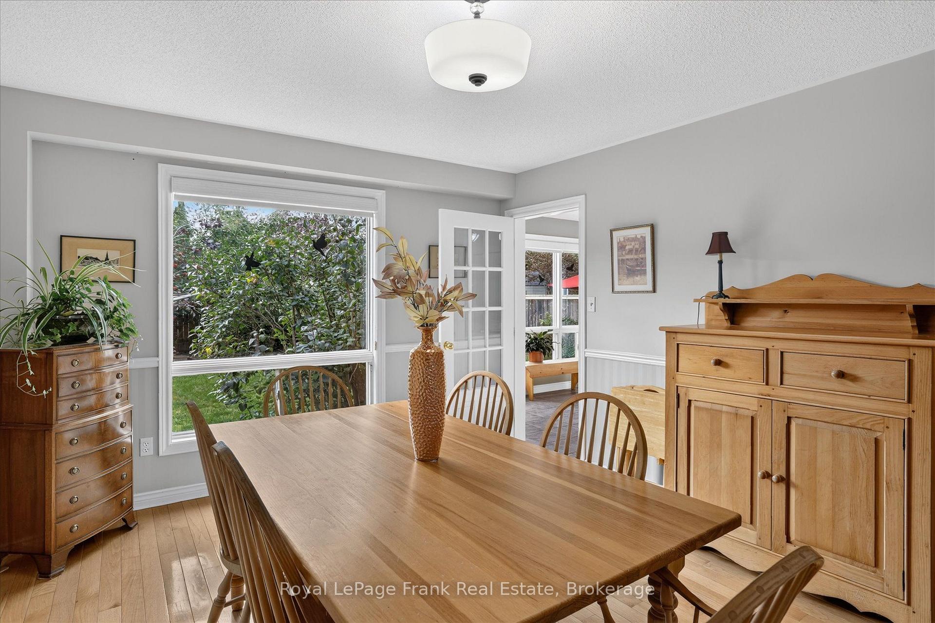 Photo 7 of 1544 Glenforest Crescent, Peterborough, Monaghan Ward 2 — HOMEH