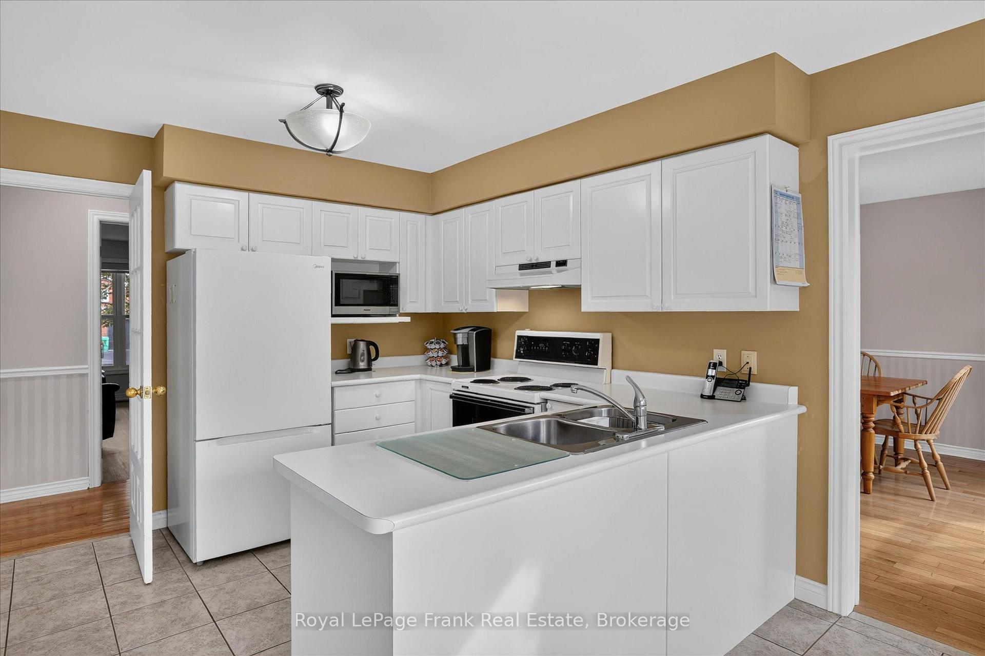 Photo 9 of 1544 Glenforest Crescent, Peterborough, Monaghan Ward 2 — HOMEH