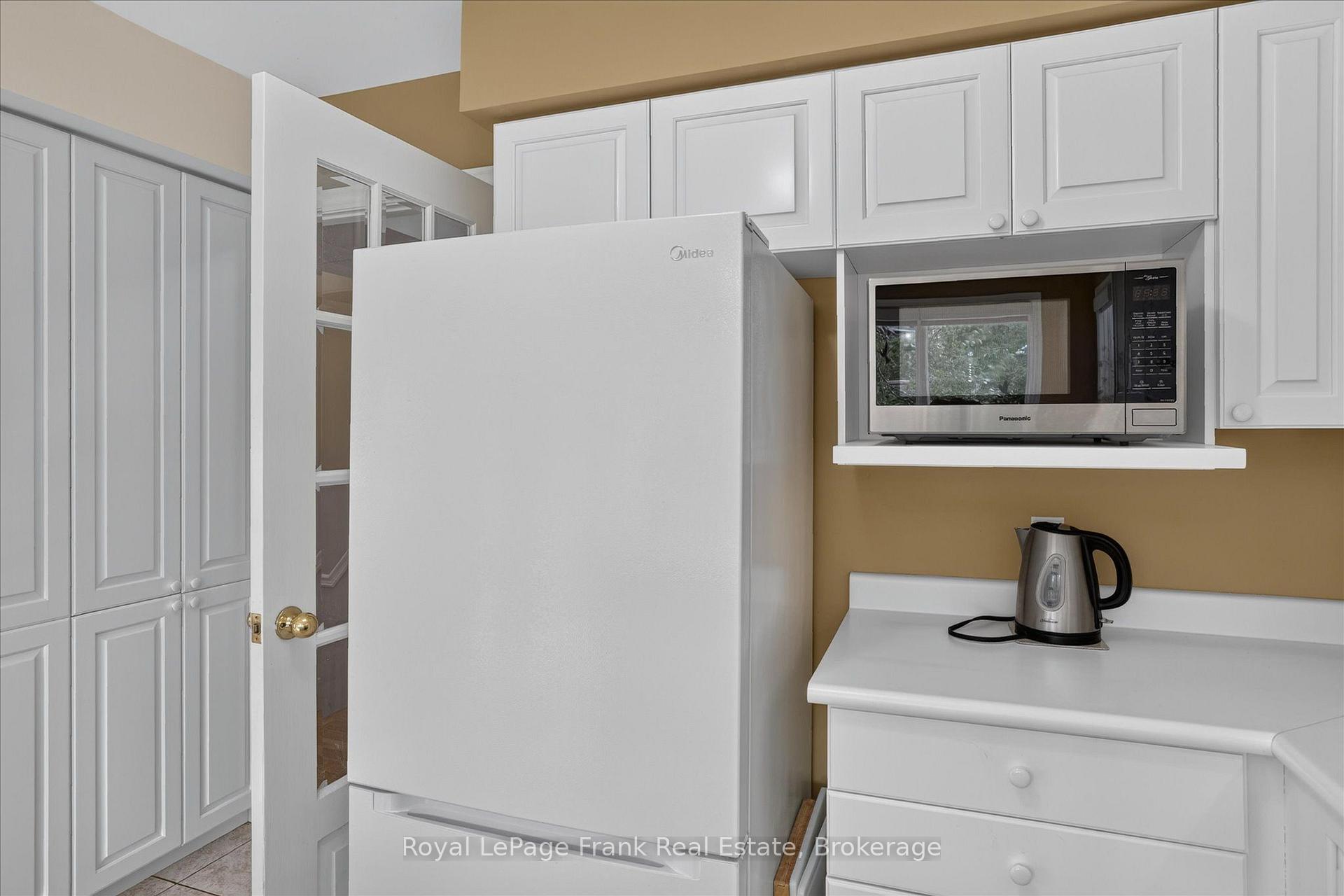 Photo 12 of 1544 Glenforest Crescent, Peterborough, Monaghan Ward 2 — HOMEH