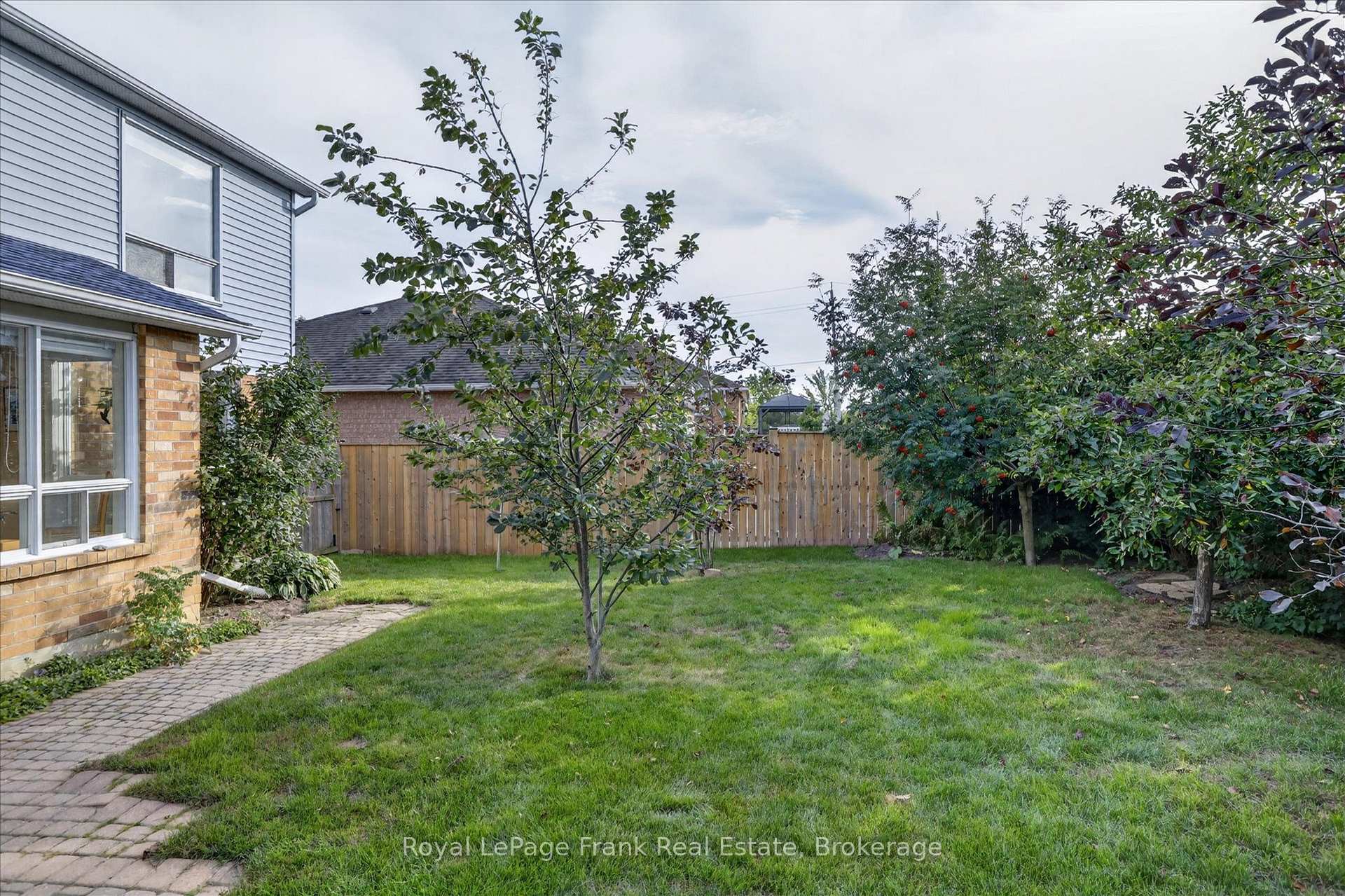 Photo 39 of 1544 Glenforest Crescent, Peterborough, Monaghan Ward 2 — HOMEH