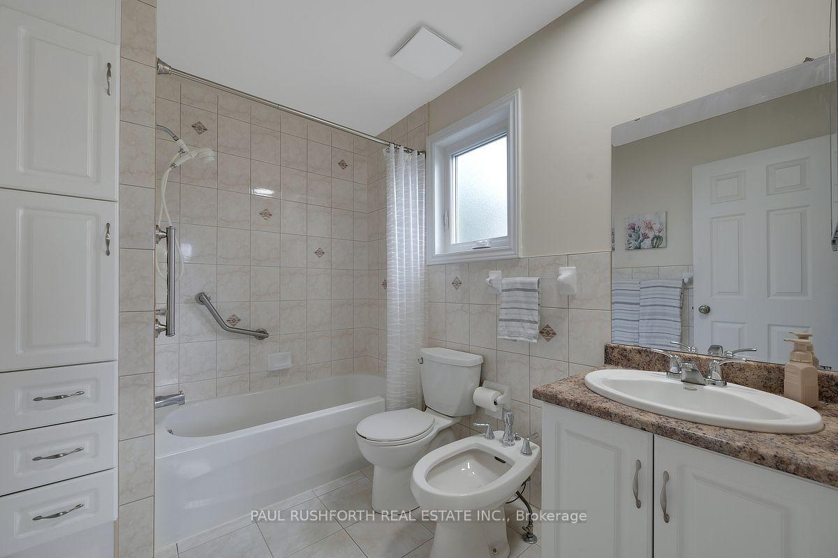 Photo 23 of 34 Brenda Crescent, Ottawa, South Keys — HOMEH