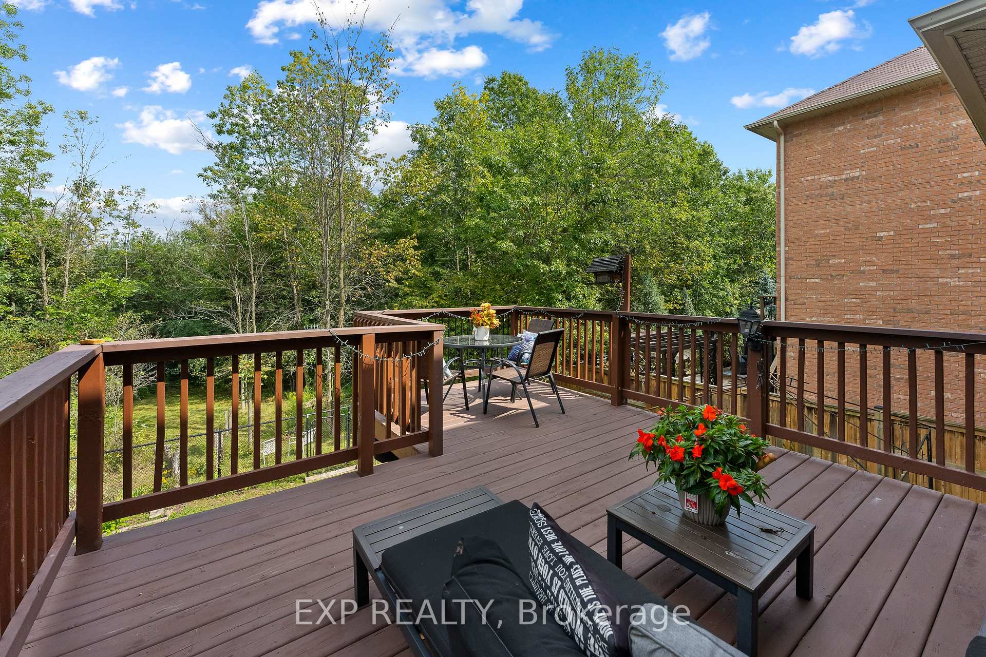 Photo 3 of 8876 Tristar Crescent, Niagara Falls, Lyons Creek — HOMEH