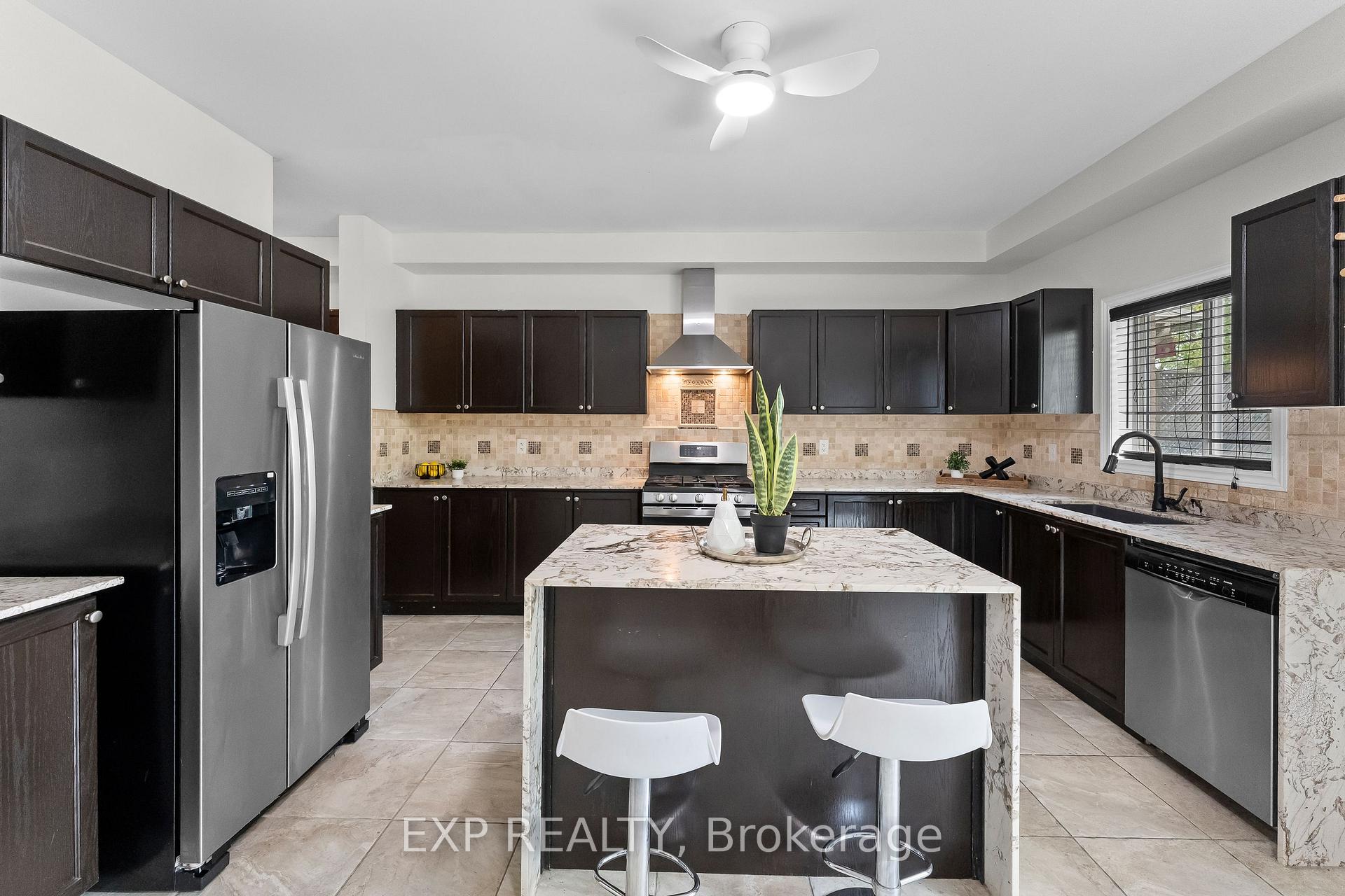 Photo 4 of 8876 Tristar Crescent, Niagara Falls, Lyons Creek — HOMEH