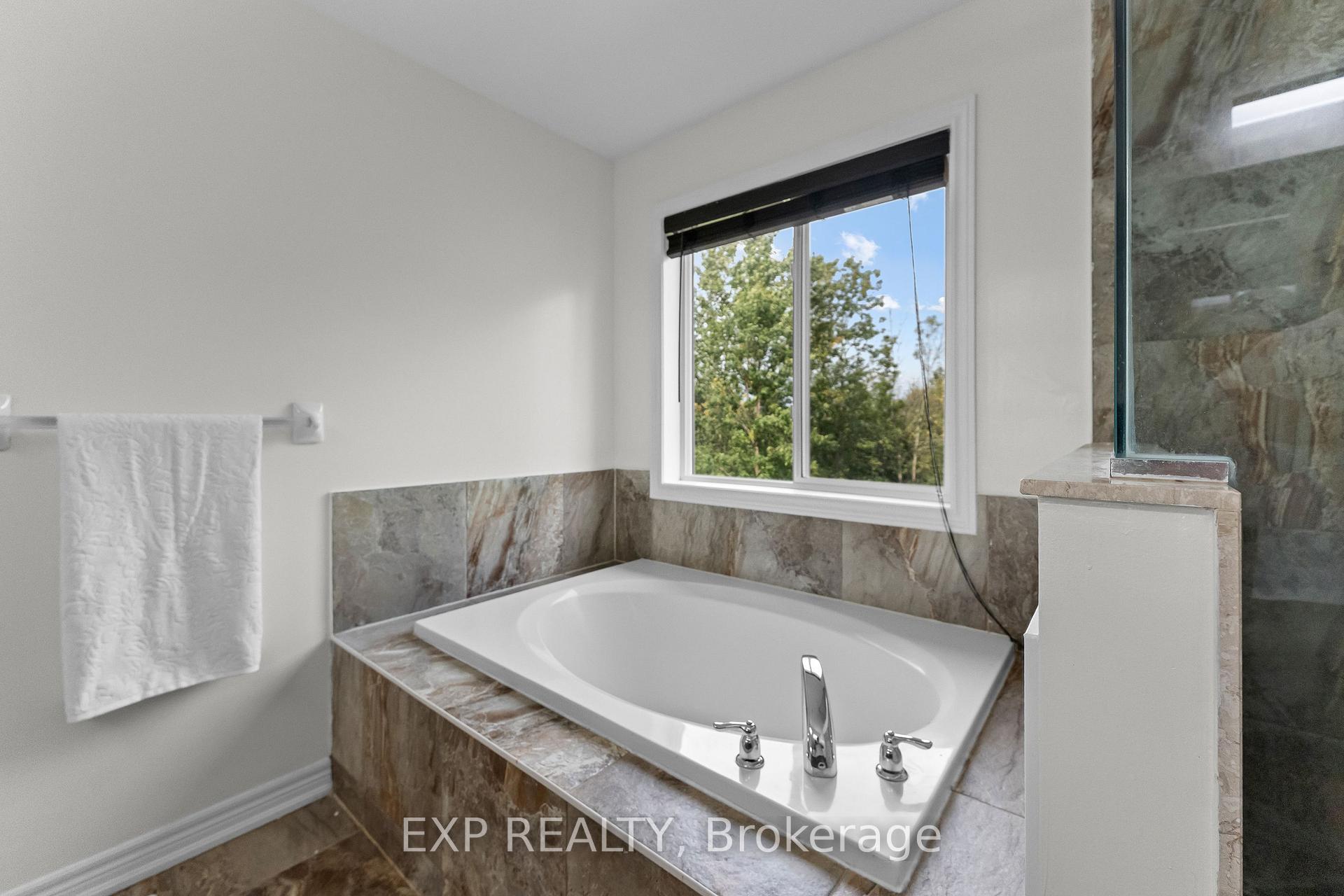 Photo 27 of 8876 Tristar Crescent, Niagara Falls, Lyons Creek — HOMEH