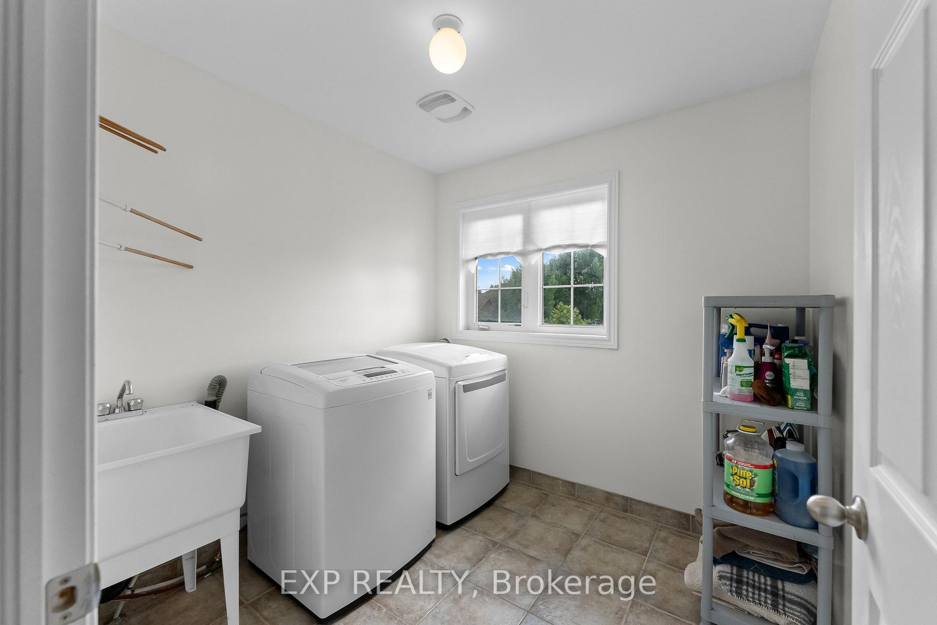 Photo 31 of 8876 Tristar Crescent, Niagara Falls, Lyons Creek — HOMEH